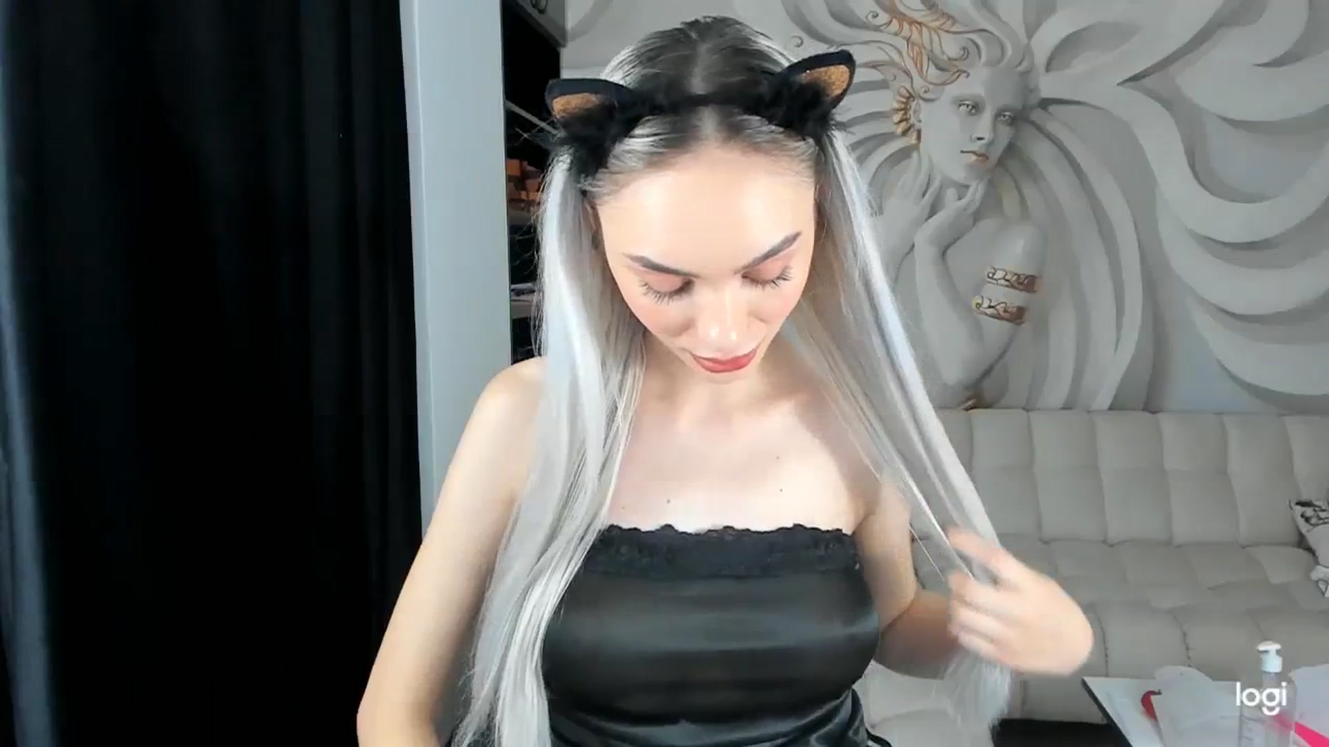 Gallery image thumbnail from HaleySweet18's myfreecams stream on, 11/29/2023, 24:29 image 17 of 20