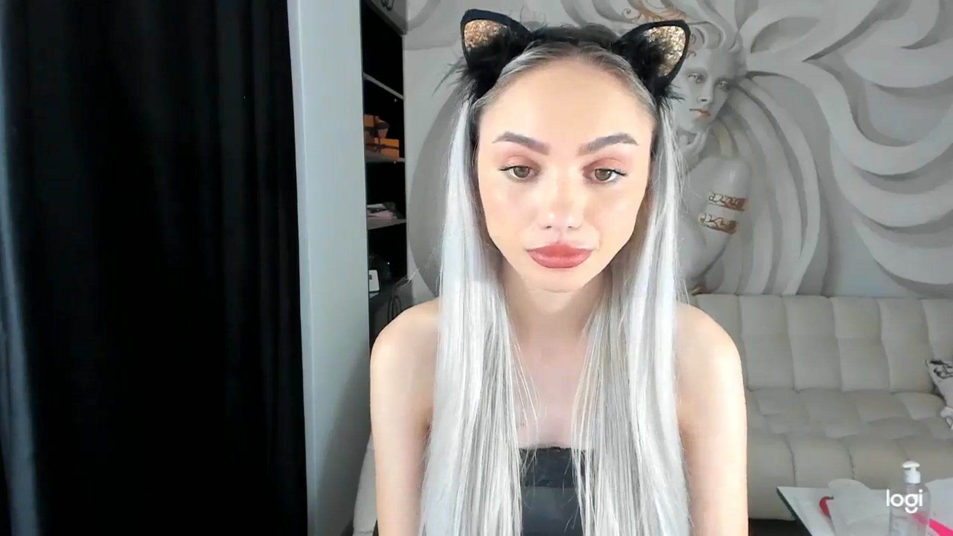 Gallery image thumbnail from HaleySweet18's myfreecams stream on, 11/29/2023, 01:38 image 6 of 20