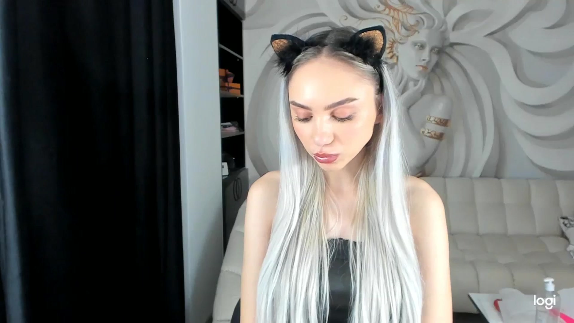 Gallery image thumbnail from HaleySweet18's myfreecams stream on, 11/29/2023, 01:38 image 10 of 20