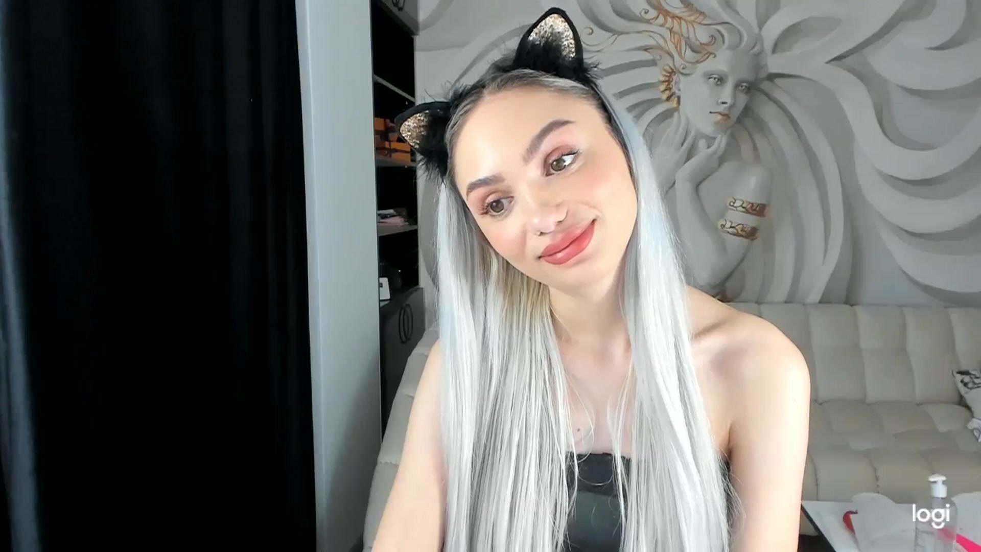 Gallery image thumbnail from HaleySweet18's myfreecams stream on, 11/29/2023, 01:38 image 15 of 20