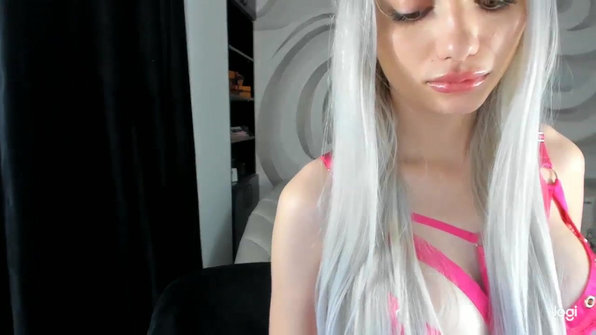 Gallery image thumbnail from HaleySweet18's myfreecams stream on, 12/01/2023, 23:01 image 16 of 20