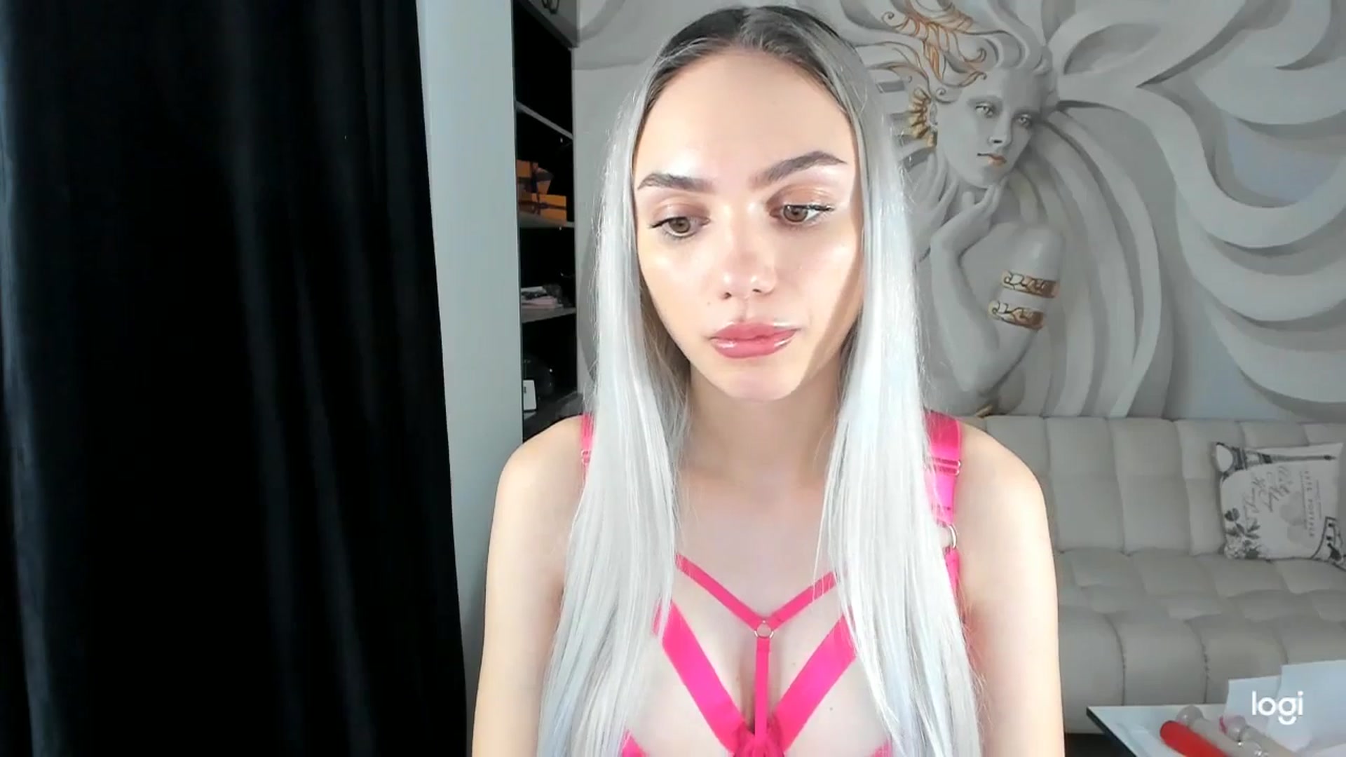 Gallery image thumbnail from HaleySweet18's myfreecams stream on, 12/01/2023, 23:01 image 14 of 20