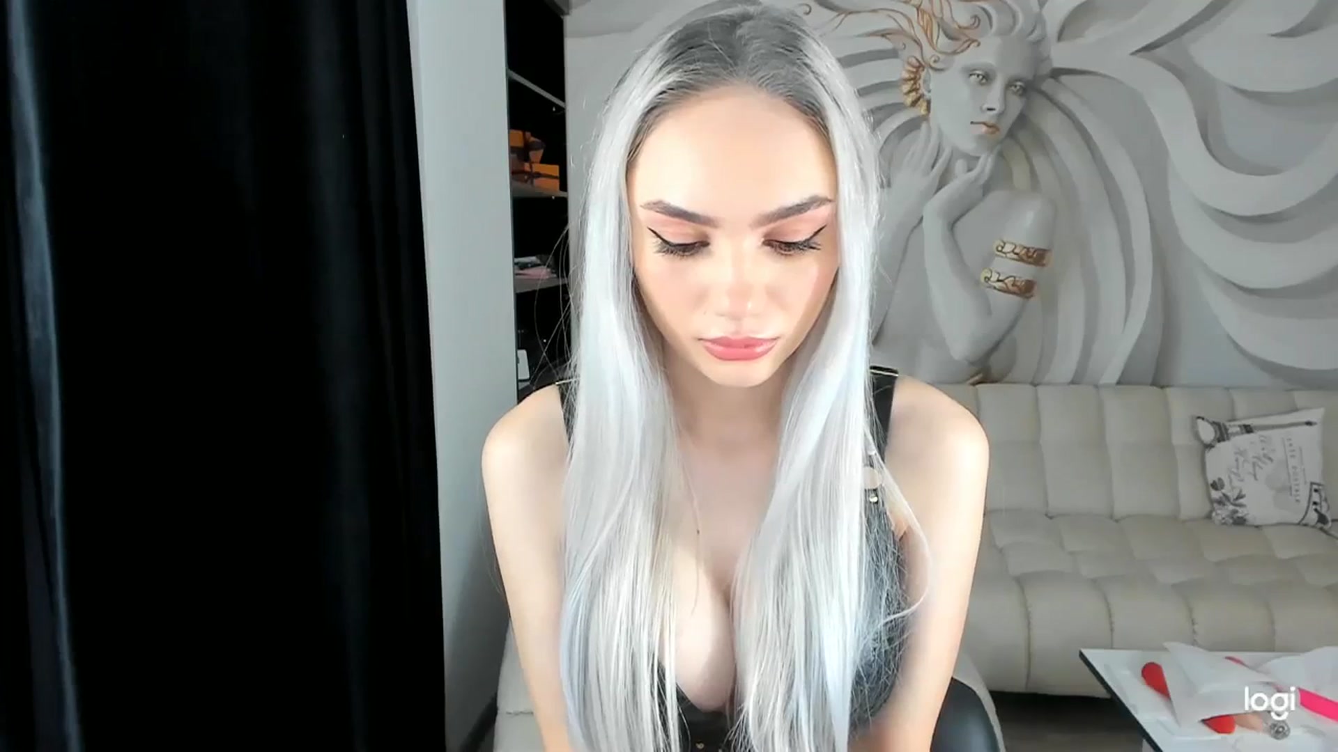 Gallery image thumbnail from HaleySweet18's myfreecams stream on, 12/02/2023, 22:09 image 7 of 20