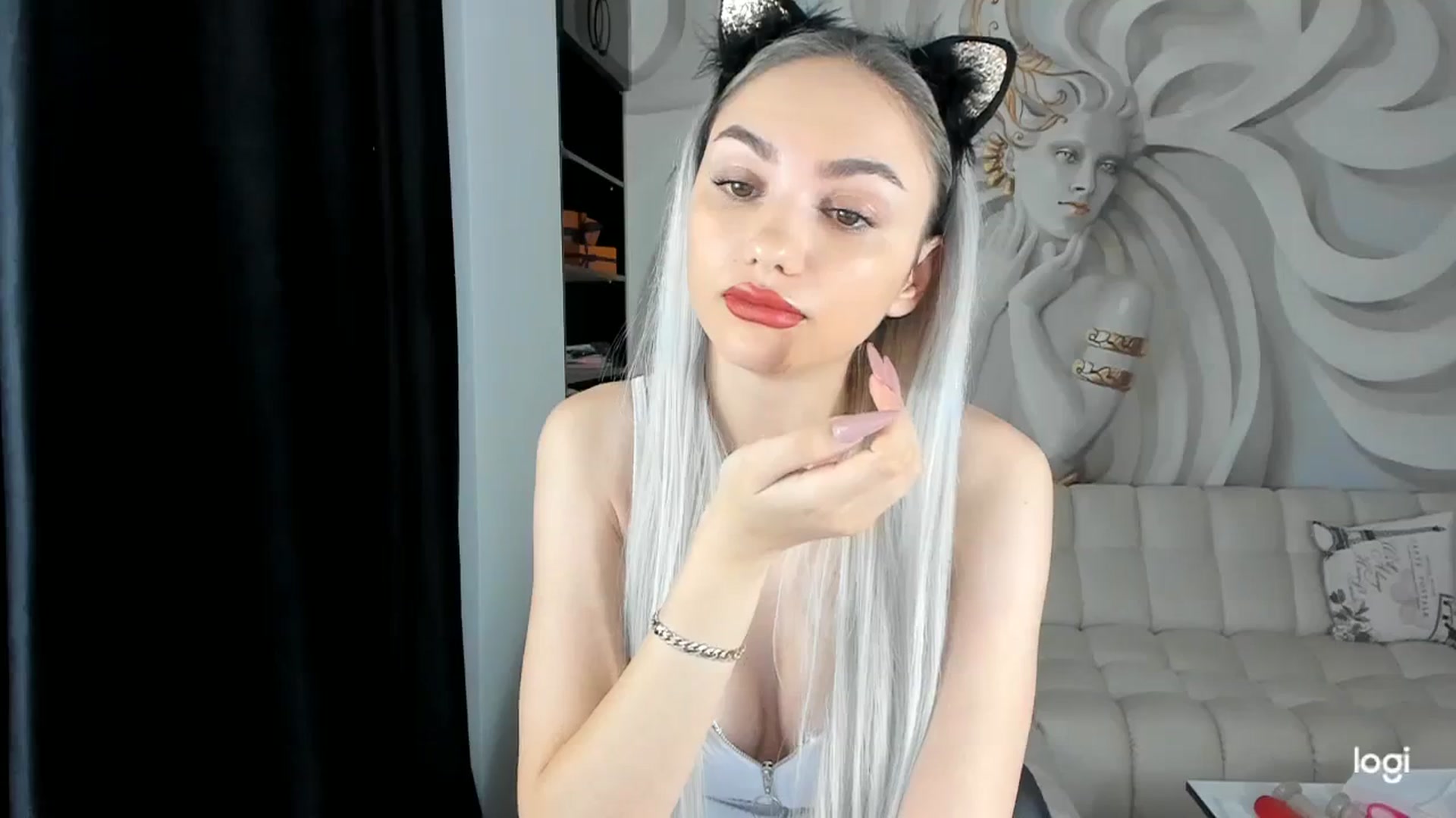 Gallery image thumbnail from HaleySweet18's myfreecams stream on, 12/04/2023, 02:04 image 7 of 20