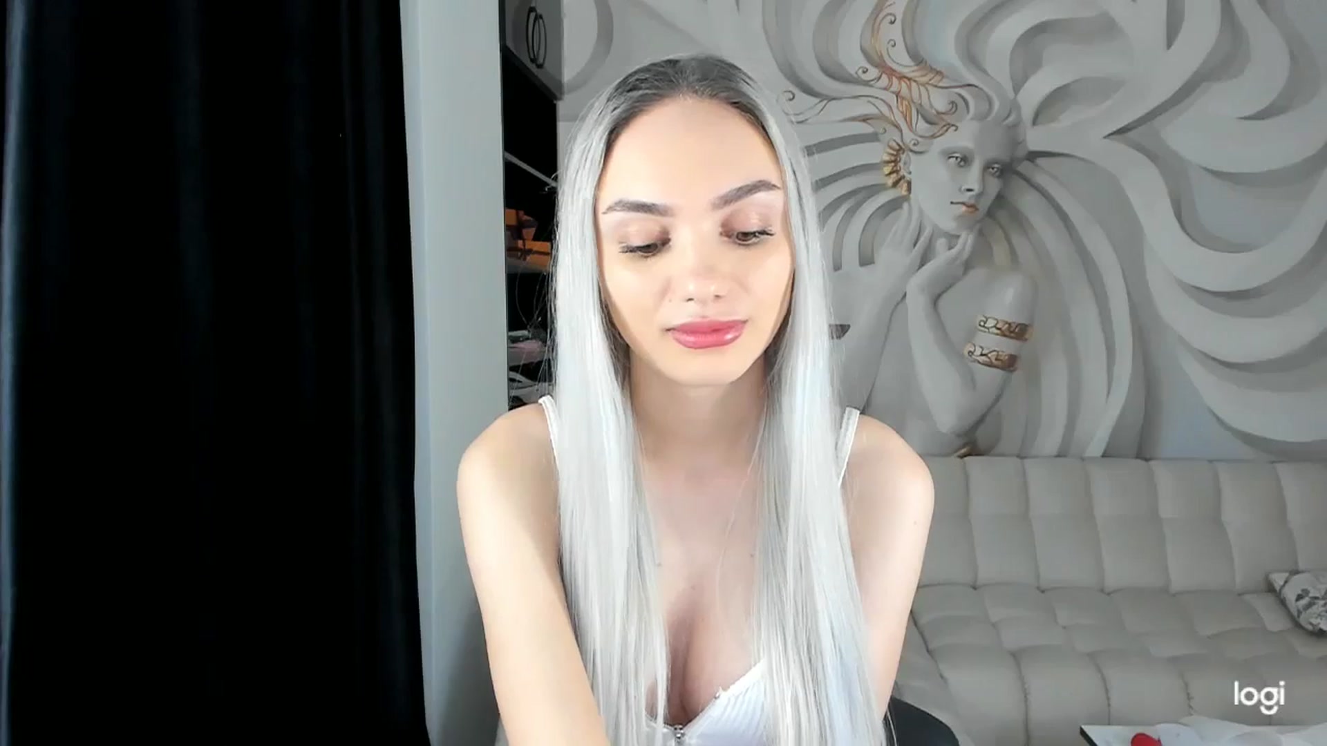 Gallery image thumbnail from HaleySweet18's myfreecams stream on, 12/05/2023, 02:23 image 8 of 20