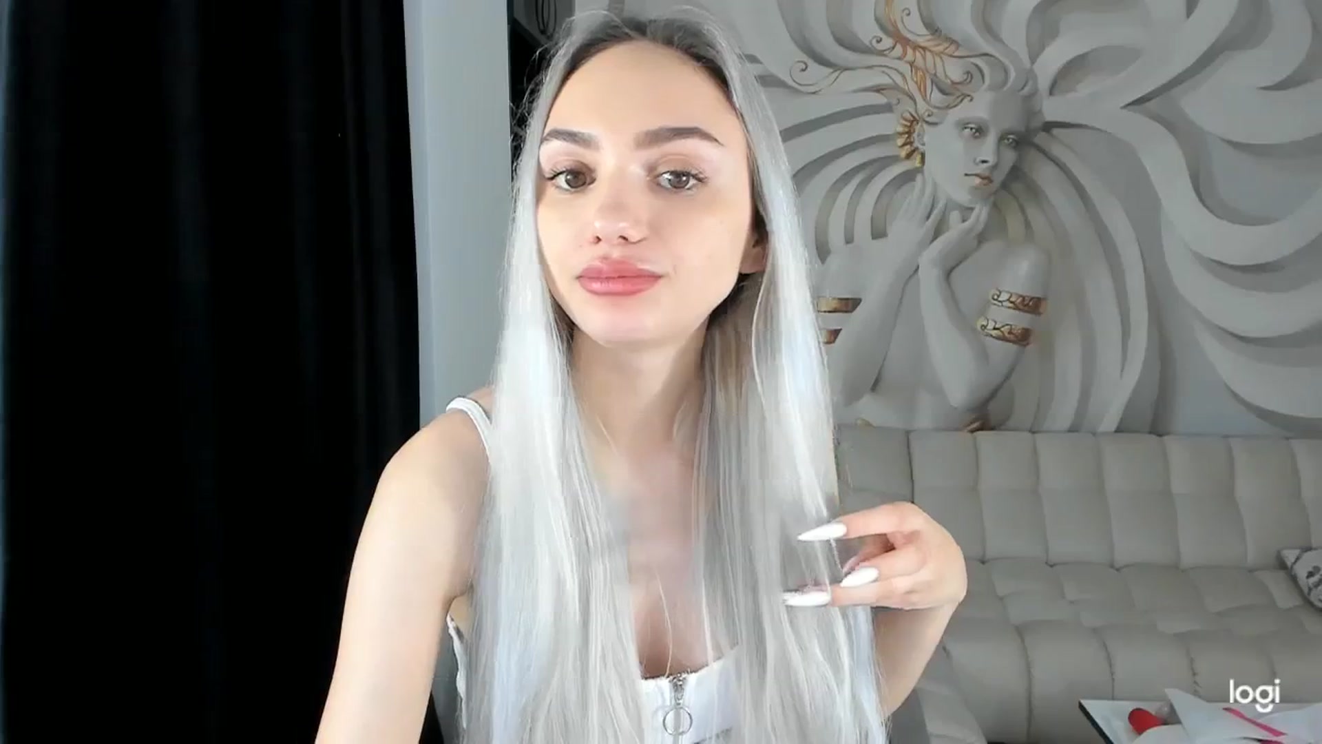 Gallery image thumbnail from HaleySweet18's myfreecams stream on, 12/06/2023, 02:12 image 6 of 20