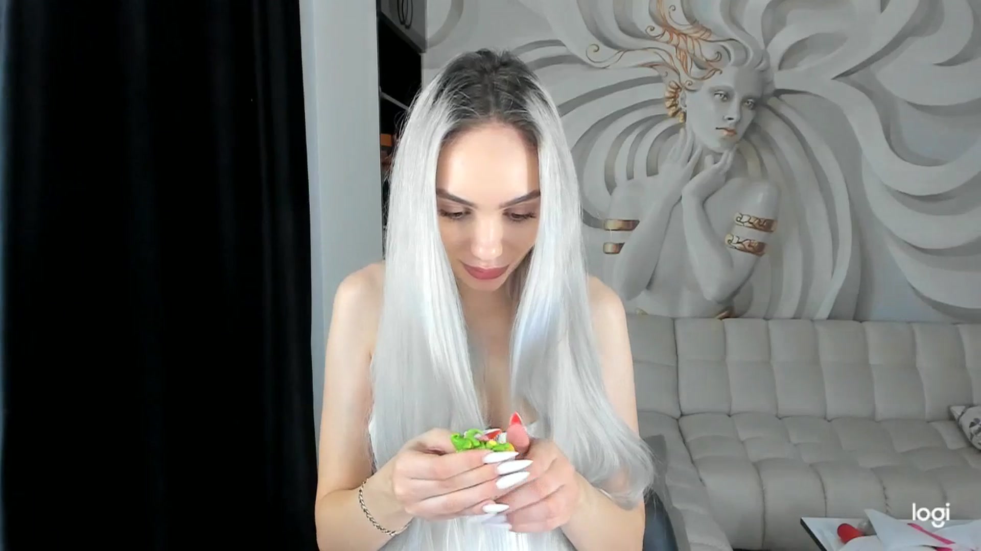 Gallery image thumbnail from HaleySweet18's myfreecams stream on, 12/06/2023, 02:12 image 2 of 20