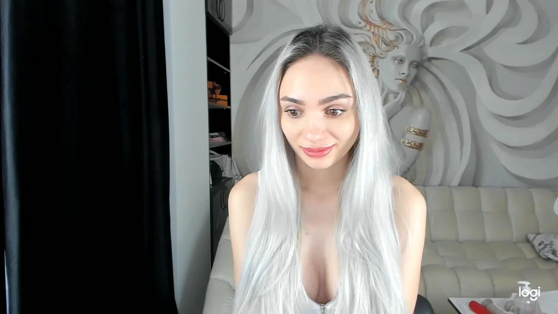Gallery image thumbnail from HaleySweet18's myfreecams stream on, 12/06/2023, 08:02 image 10 of 20