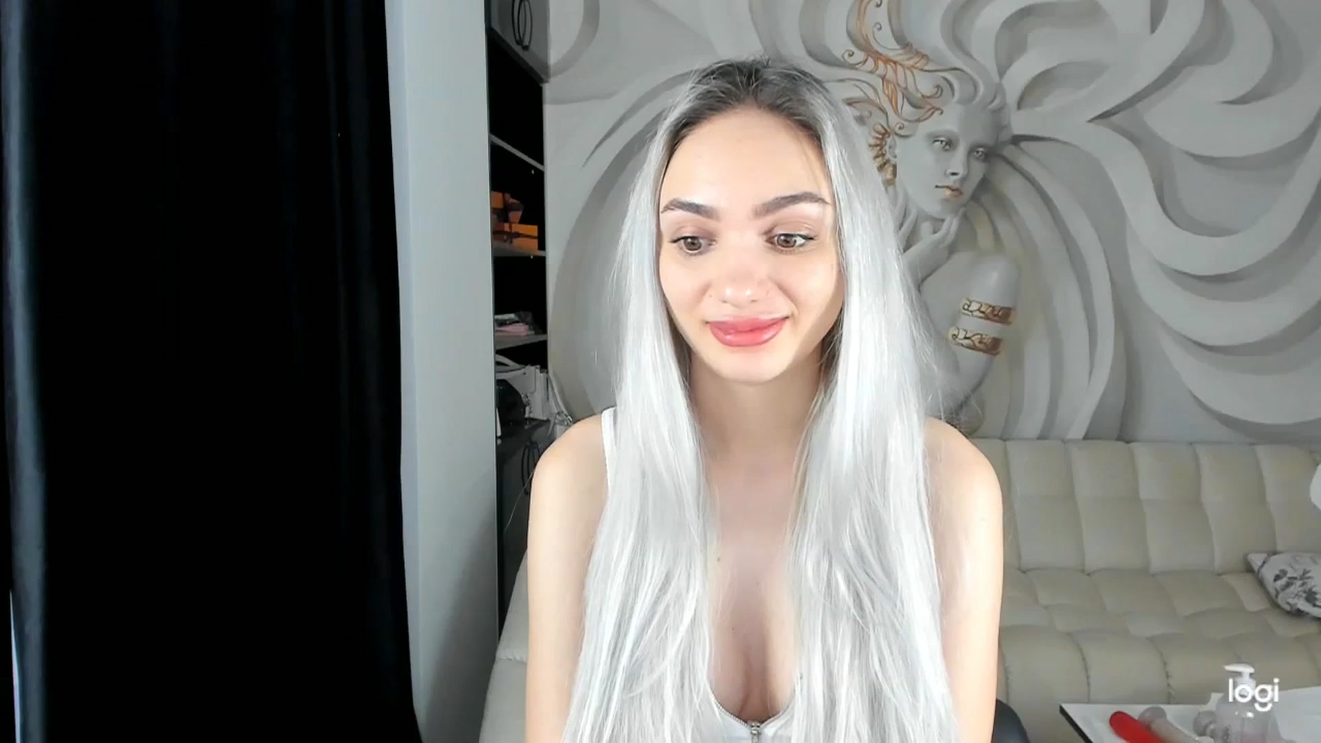 Gallery image thumbnail from HaleySweet18's myfreecams stream on, 12/06/2023, 08:02 image 12 of 20