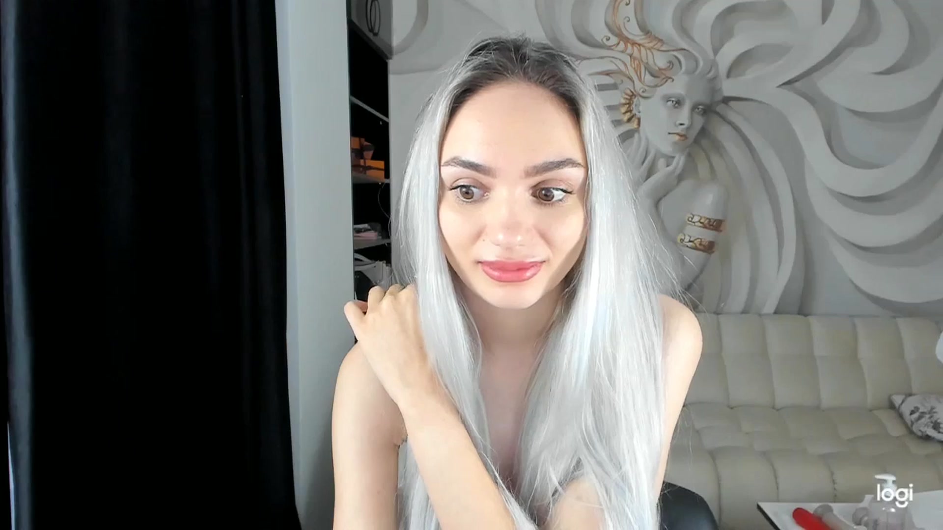 Gallery image thumbnail from HaleySweet18's myfreecams stream on, 12/06/2023, 08:02 image 6 of 20
