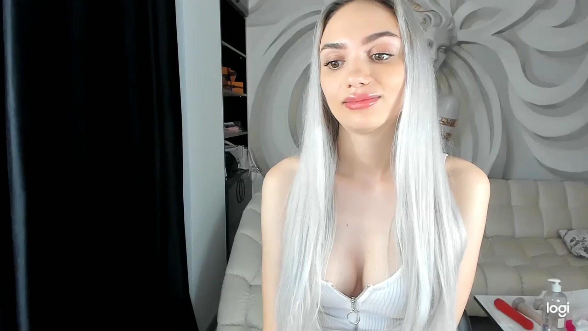 Gallery image thumbnail from HaleySweet18's myfreecams stream on, 12/07/2023, 02:42 image 14 of 20