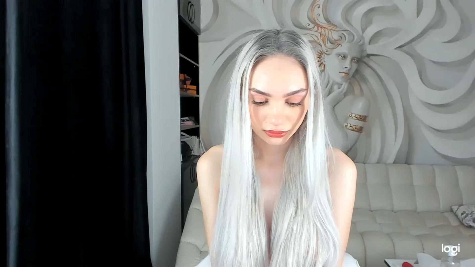 Gallery image thumbnail from HaleySweet18's myfreecams stream on, 12/08/2023, 01:01 image 1 of 20