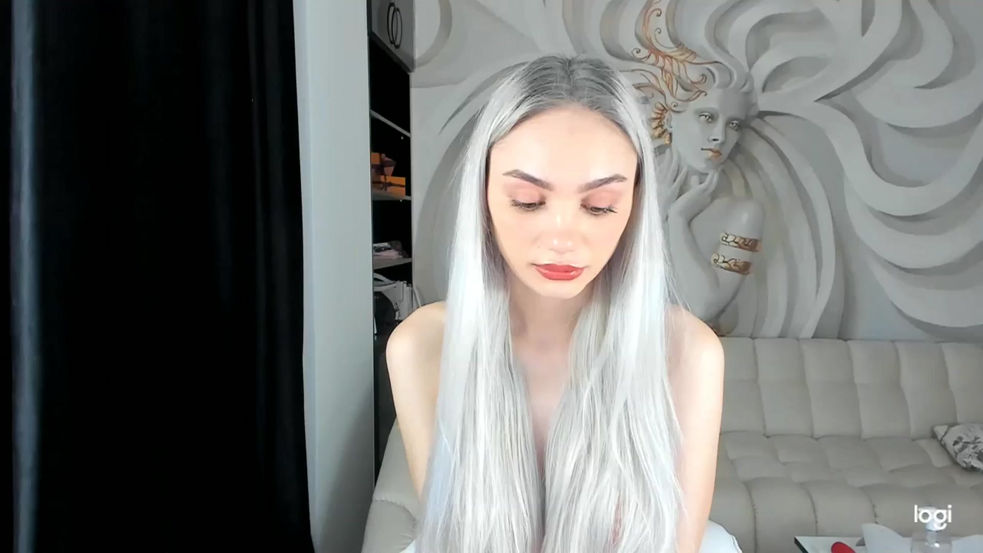 Gallery image thumbnail from HaleySweet18's myfreecams stream on, 12/08/2023, 01:01 image 5 of 20