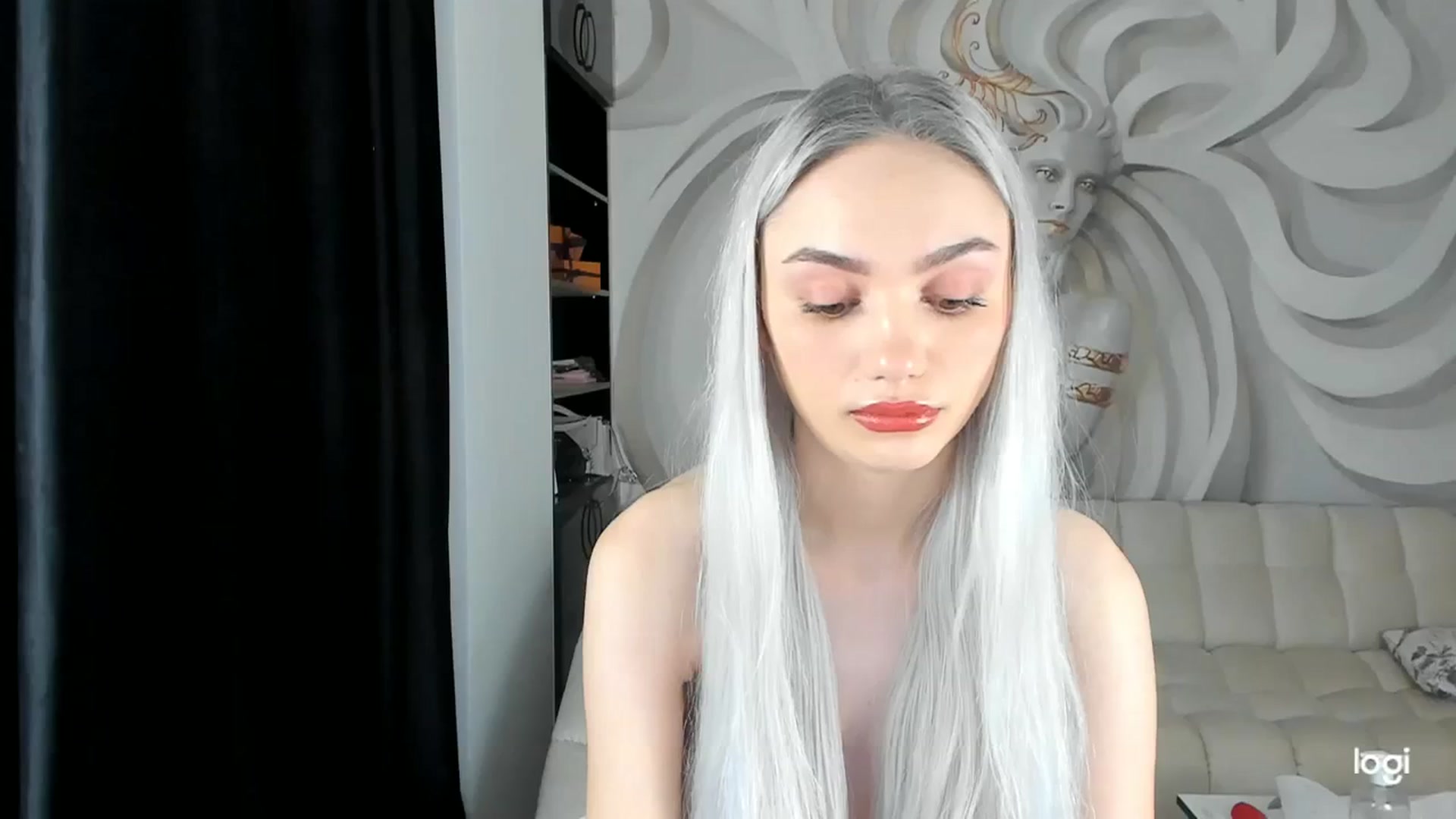 Gallery image thumbnail from HaleySweet18's myfreecams stream on, 12/08/2023, 01:01 image 6 of 20