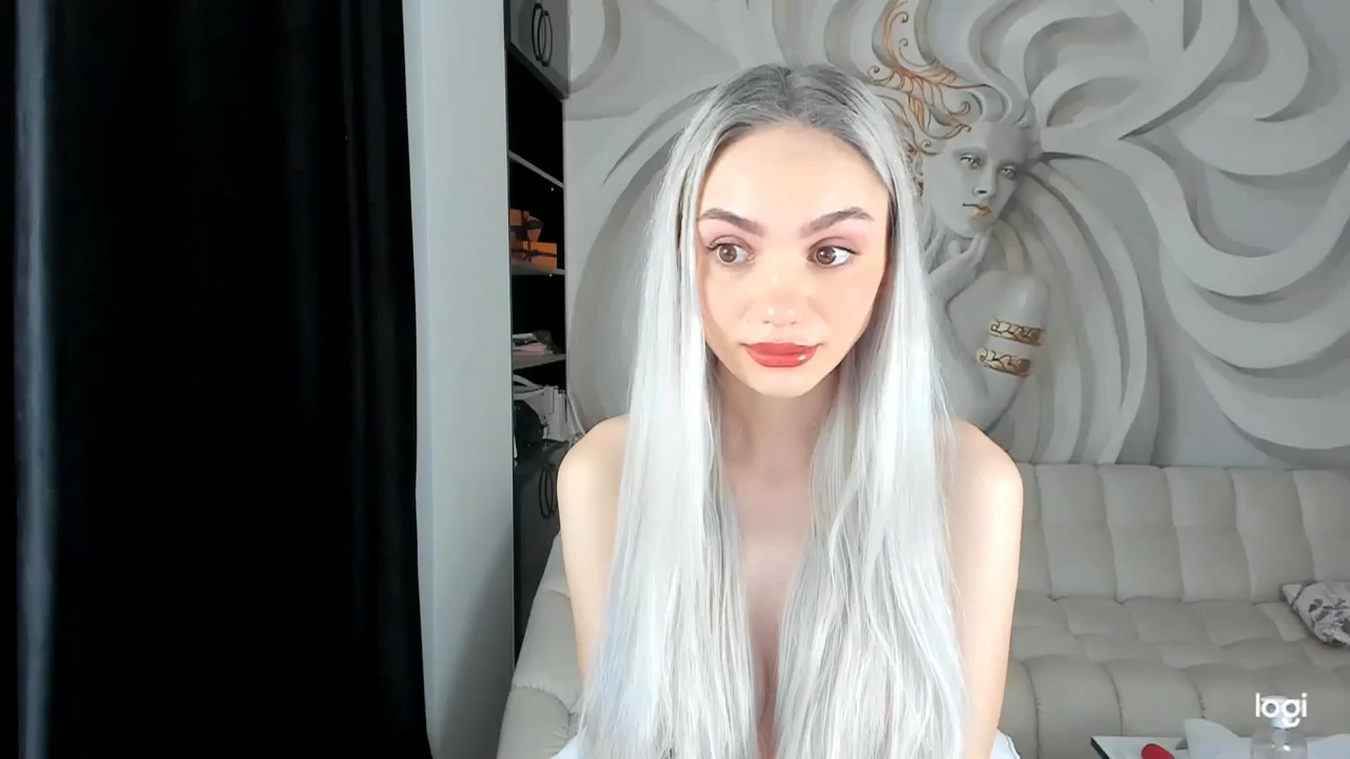 Gallery image thumbnail from HaleySweet18's myfreecams stream on, 12/08/2023, 01:01 image 4 of 20