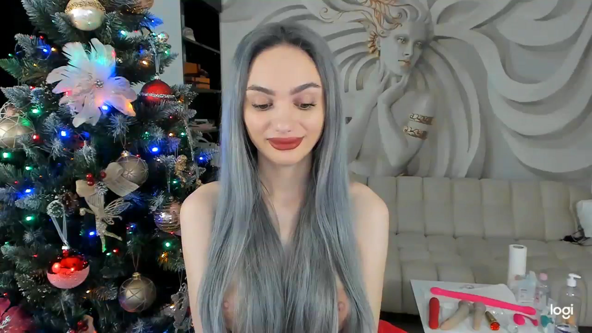 Gallery image thumbnail from HaleySweet18's myfreecams stream on, 12/12/2023, 05:00 image 3 of 20
