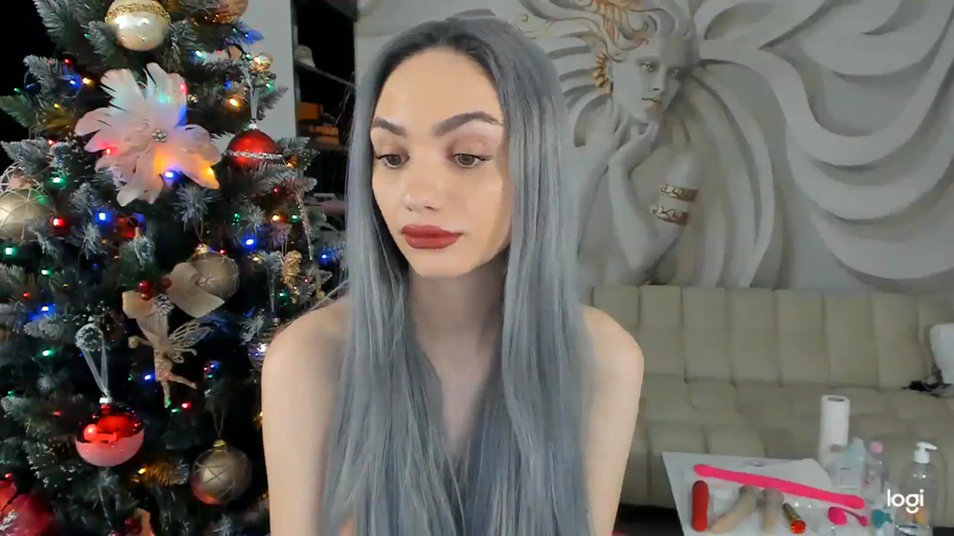 Gallery image thumbnail from HaleySweet18's myfreecams stream on, 12/12/2023, 05:00 image 10 of 20