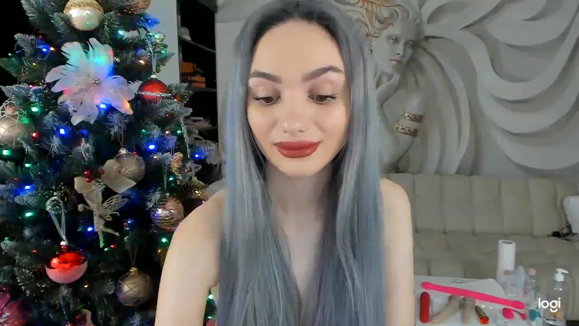 Gallery image thumbnail from HaleySweet18's myfreecams stream on, 12/12/2023, 05:00 image 4 of 20