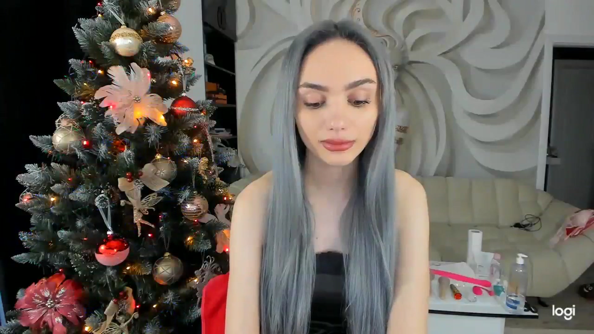 Gallery image thumbnail from HaleySweet18's myfreecams stream on, 12/12/2023, 08:50 image 3 of 20