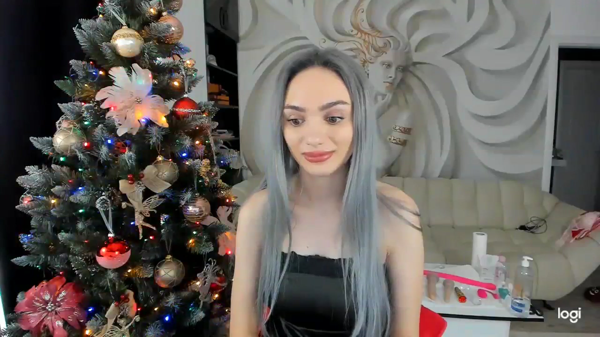 Gallery image thumbnail from HaleySweet18's myfreecams stream on, 12/12/2023, 08:50 image 13 of 20