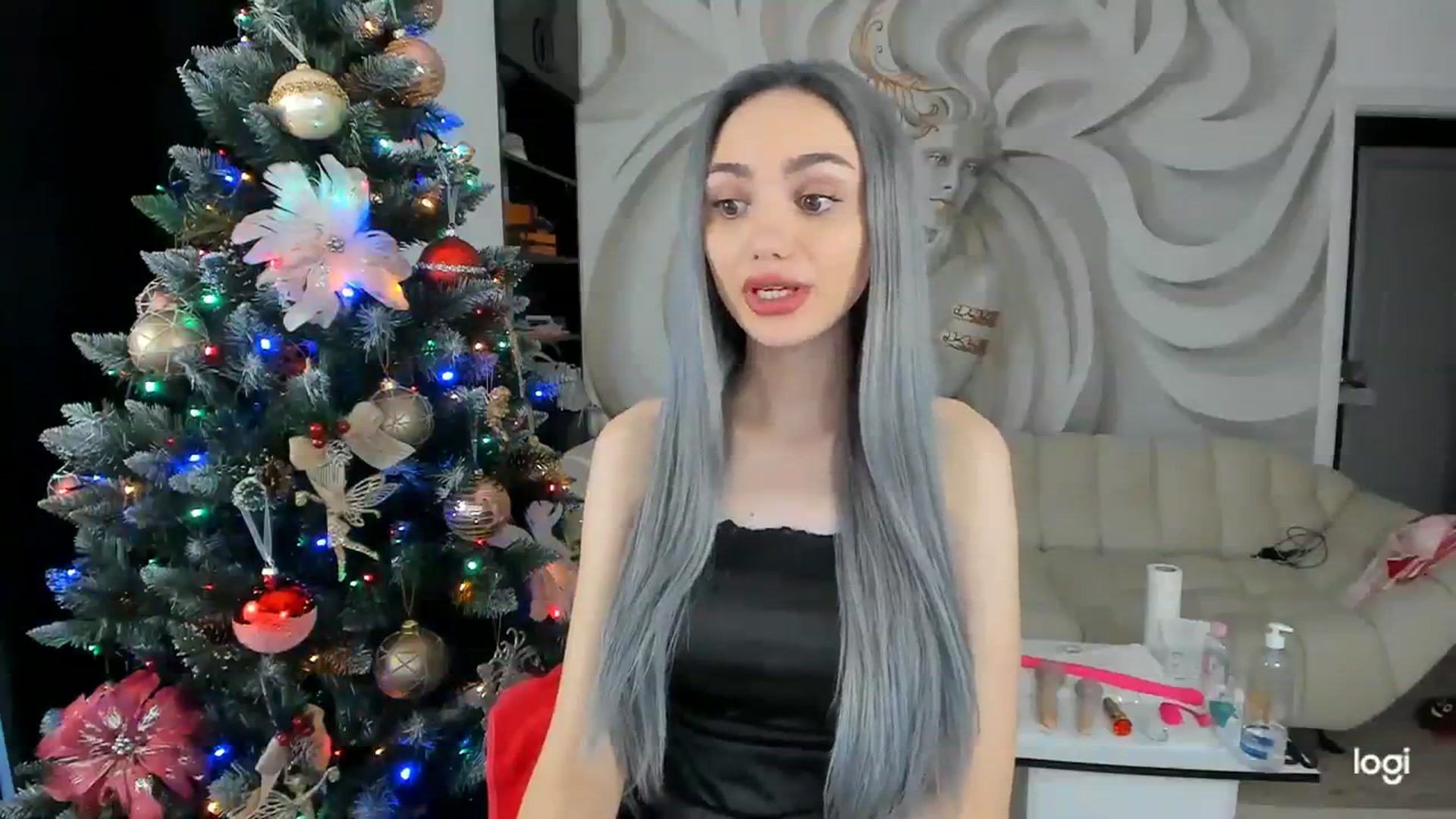 Gallery image thumbnail from HaleySweet18's myfreecams stream on, 12/12/2023, 08:50 image 5 of 20