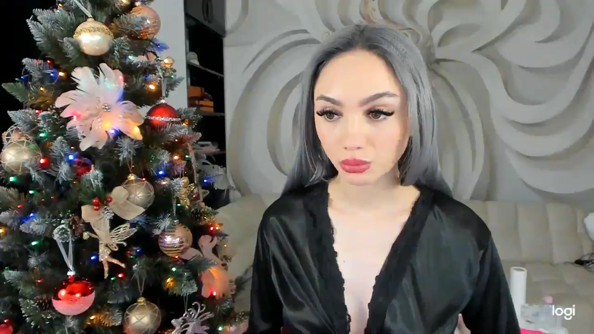 Gallery image thumbnail from HaleySweet18's myfreecams stream on, 12/15/2023, 02:12 image 6 of 20