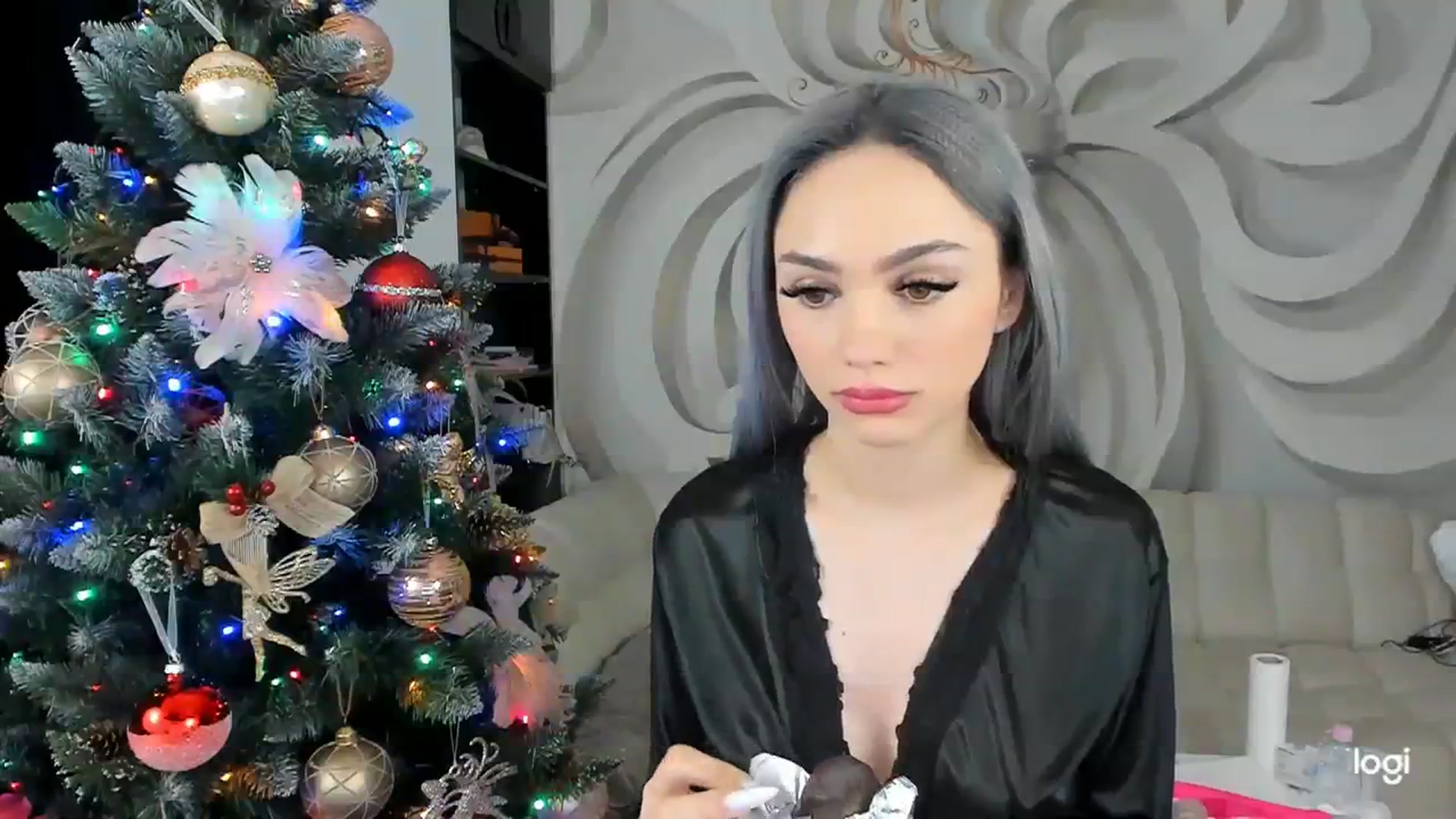 Gallery image thumbnail from HaleySweet18's myfreecams stream on, 12/15/2023, 02:12 image 12 of 20