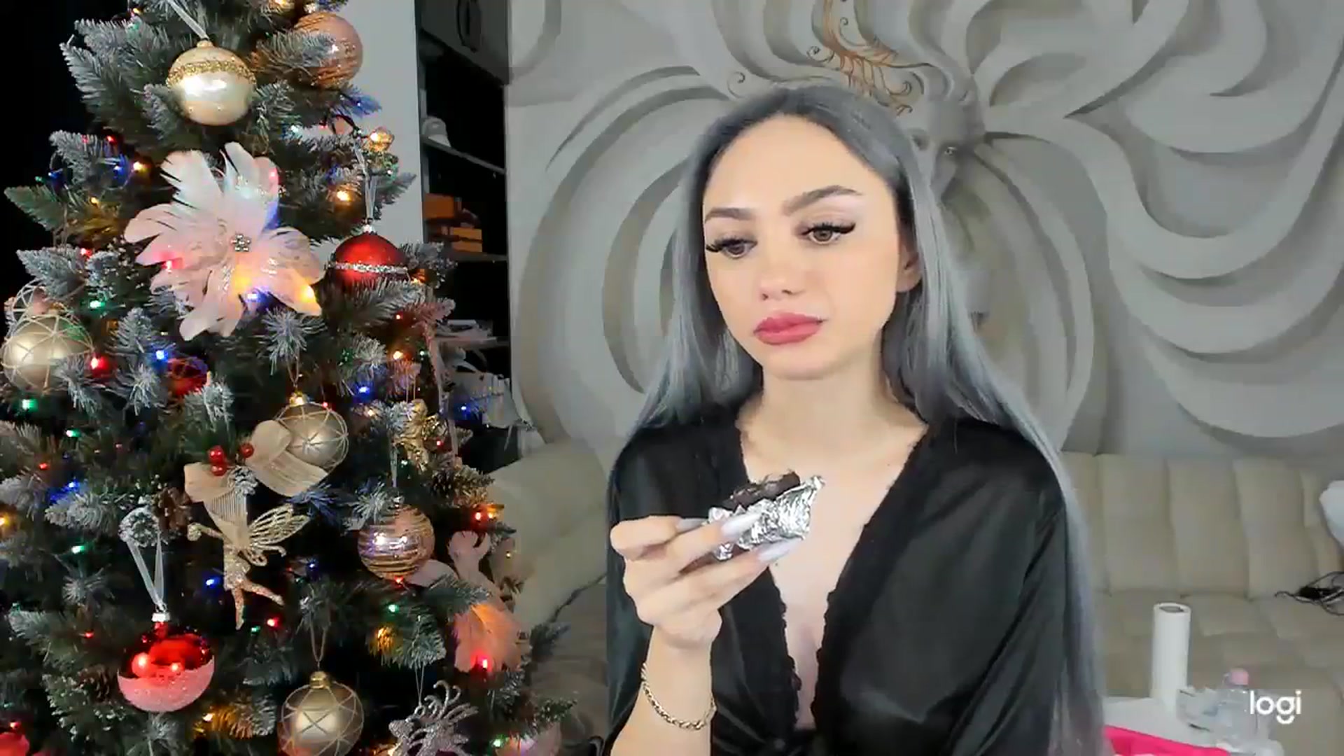 Gallery image thumbnail from HaleySweet18's myfreecams stream on, 12/15/2023, 02:12 image 13 of 20