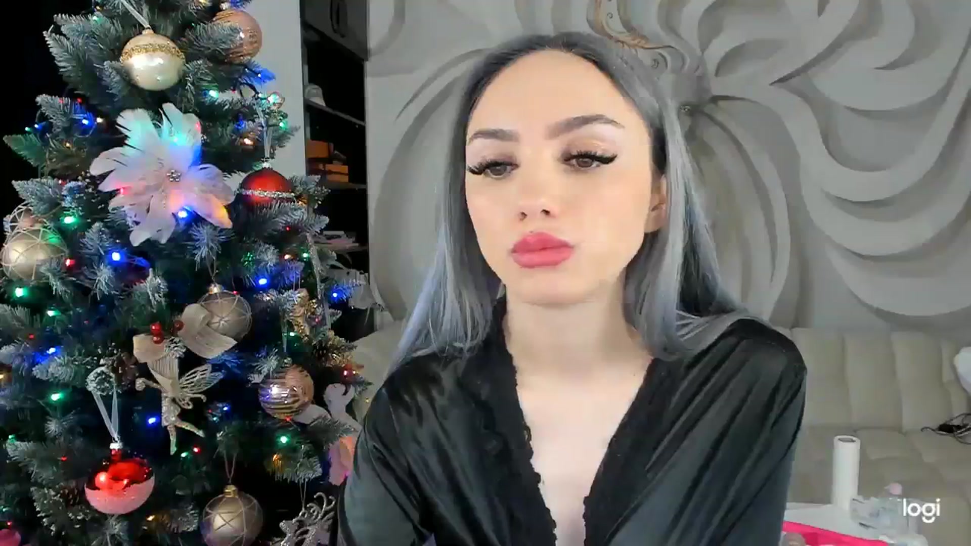 Gallery image thumbnail from HaleySweet18's myfreecams stream on, 12/15/2023, 02:12 image 8 of 20