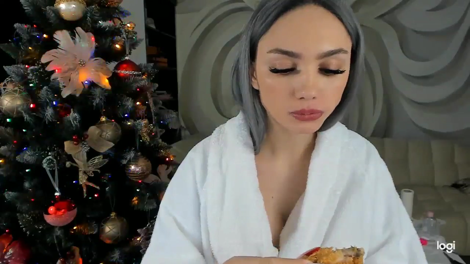 Gallery image thumbnail from HaleySweet18's myfreecams stream on, 12/15/2023, 07:19 image 19 of 20