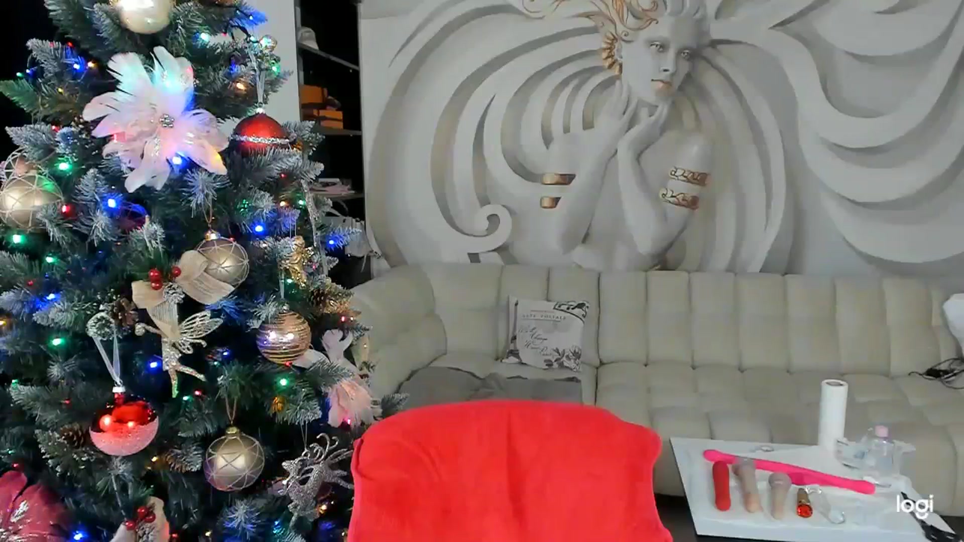 Gallery image thumbnail from HaleySweet18's myfreecams stream on, 12/15/2023, 07:19 image 6 of 20