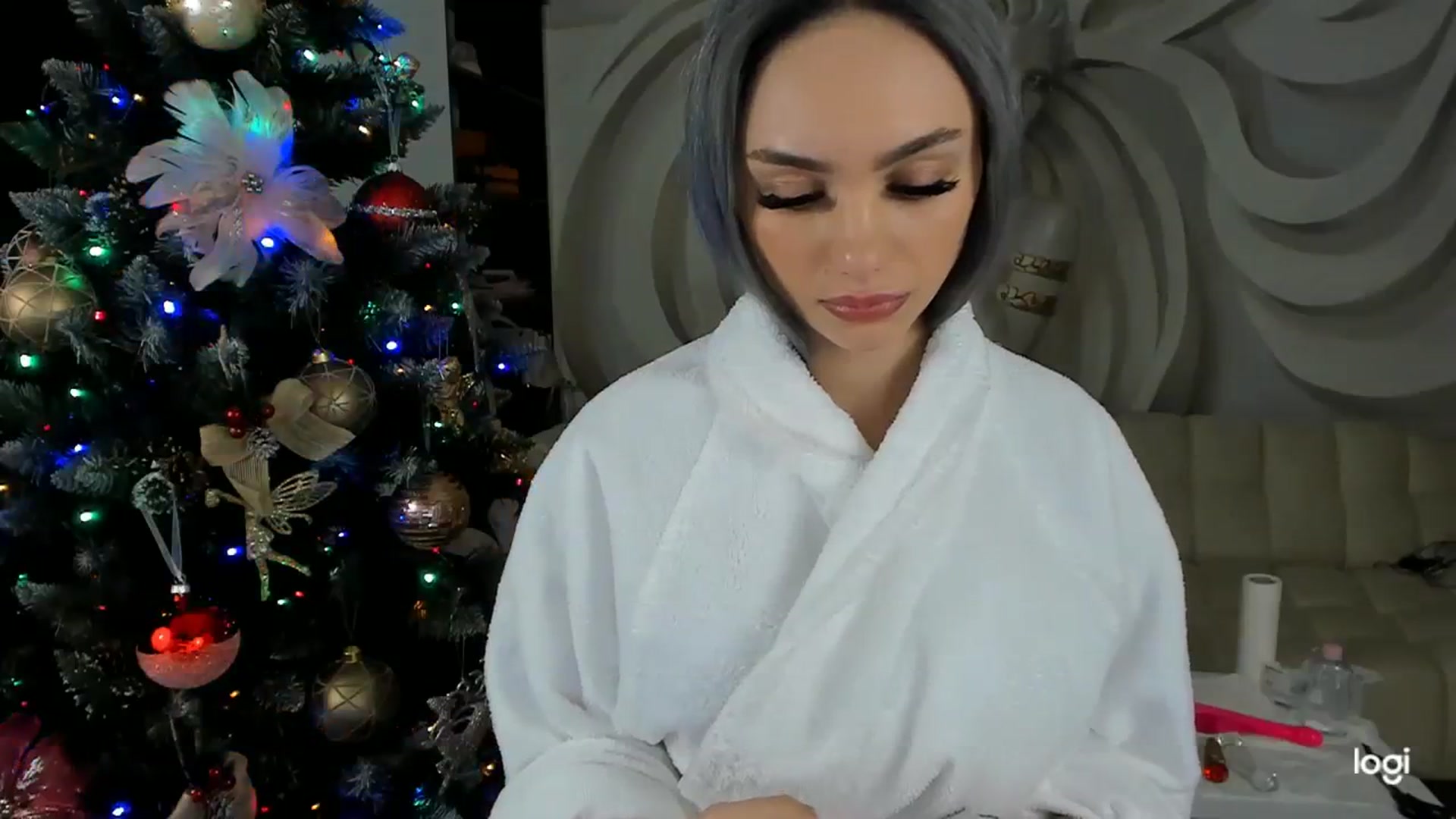 Gallery image thumbnail from HaleySweet18's myfreecams stream on, 12/15/2023, 07:19 image 10 of 20