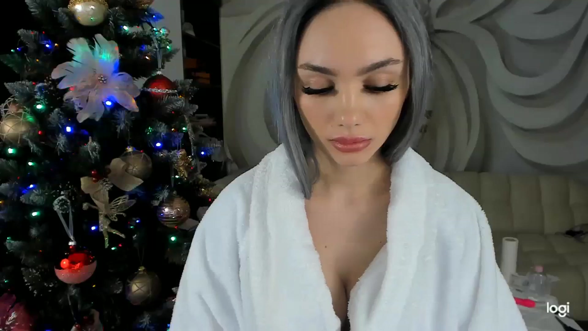 Gallery image thumbnail from HaleySweet18's myfreecams stream on, 12/15/2023, 07:19 image 14 of 20