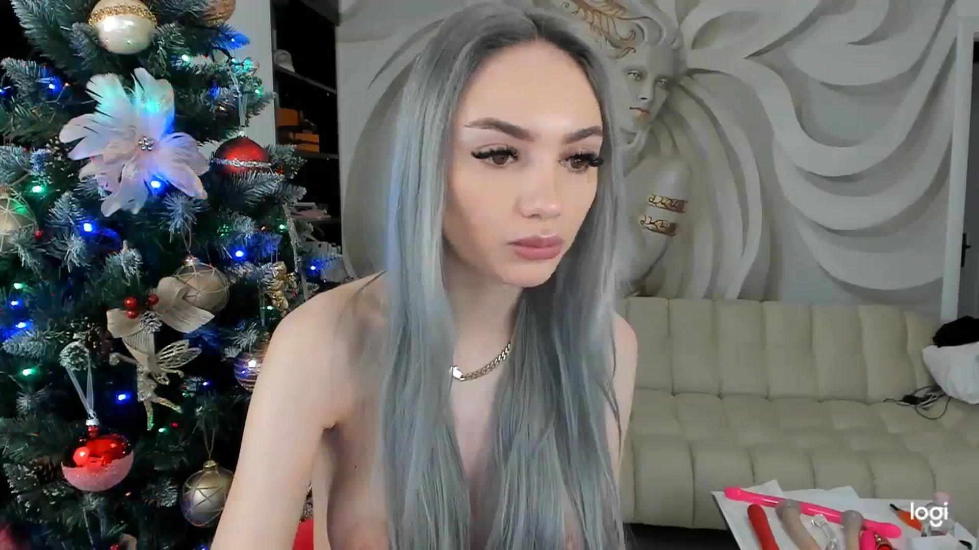 Gallery image thumbnail from HaleySweet18's myfreecams stream on, 12/20/2023, 05:41 image 6 of 20