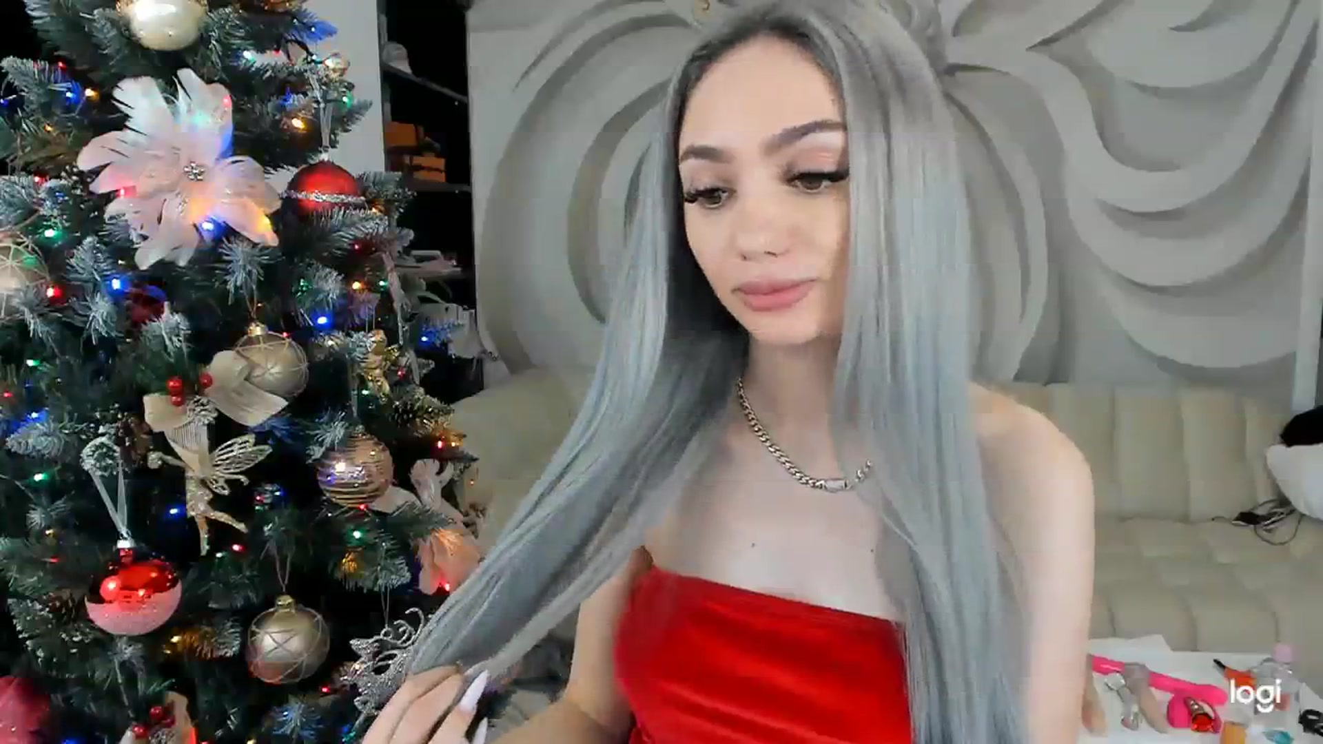 Gallery image thumbnail from HaleySweet18's myfreecams stream on, 12/20/2023, 07:32 image 16 of 20