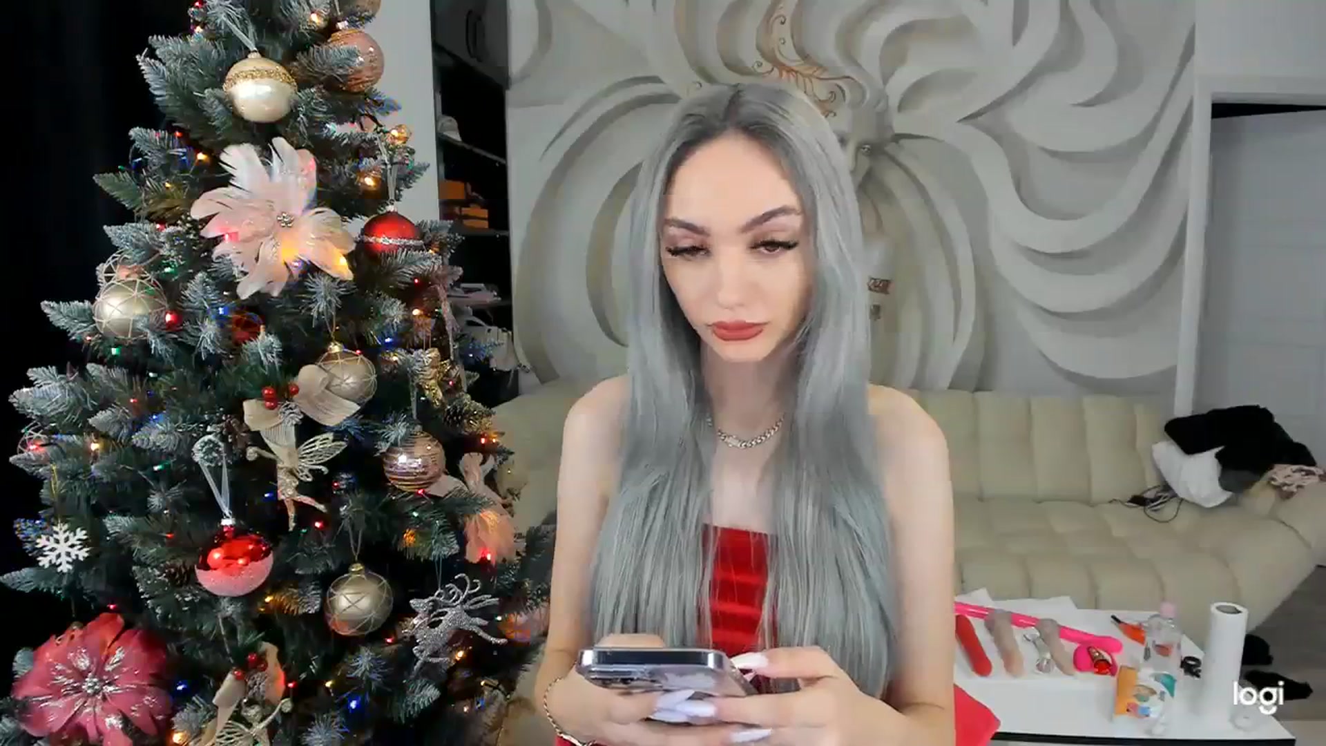 Gallery image thumbnail from HaleySweet18's myfreecams stream on, 12/20/2023, 22:08 image 16 of 20