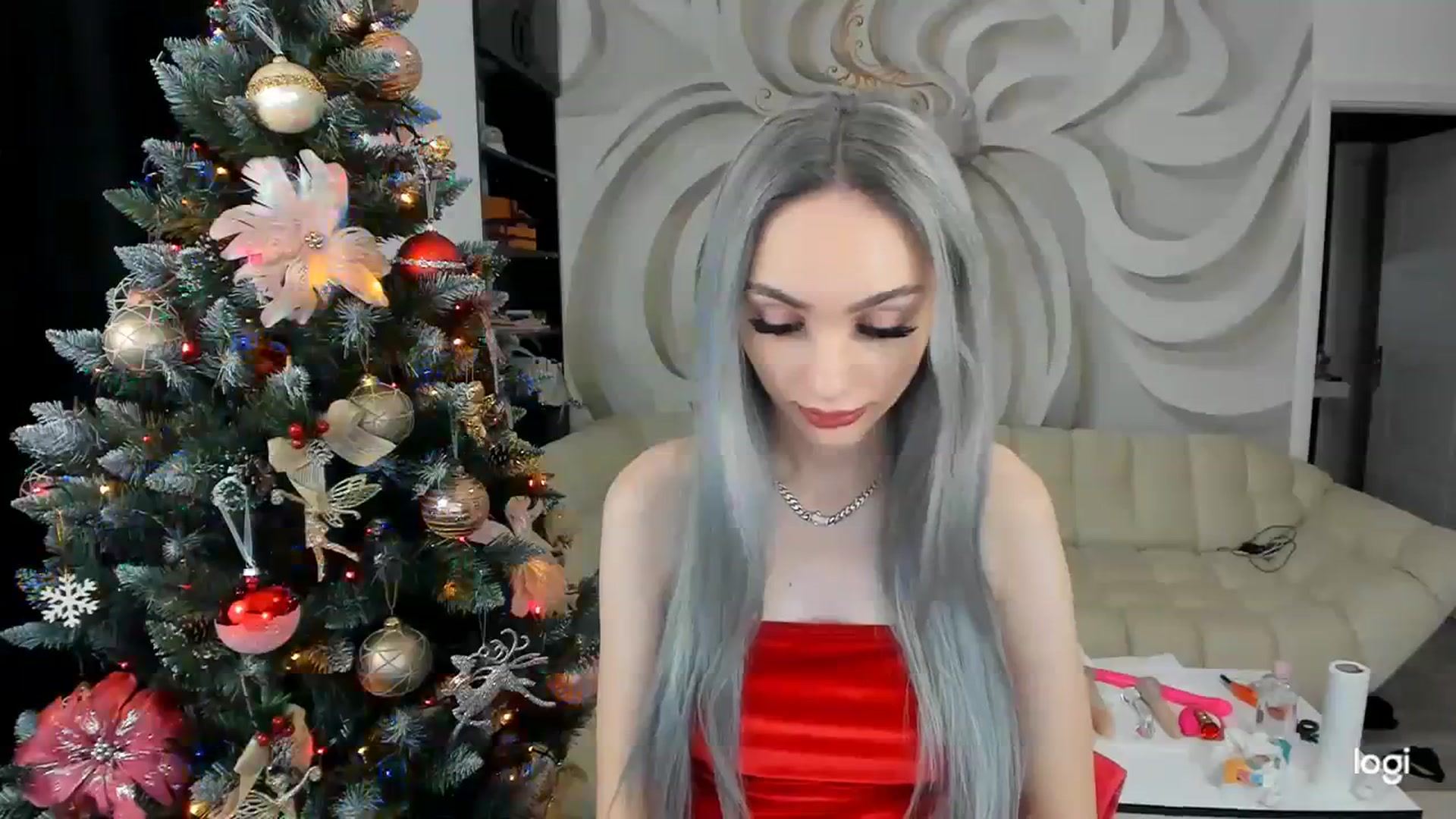 Gallery image thumbnail from HaleySweet18's myfreecams stream on, 12/20/2023, 23:58 image 17 of 20