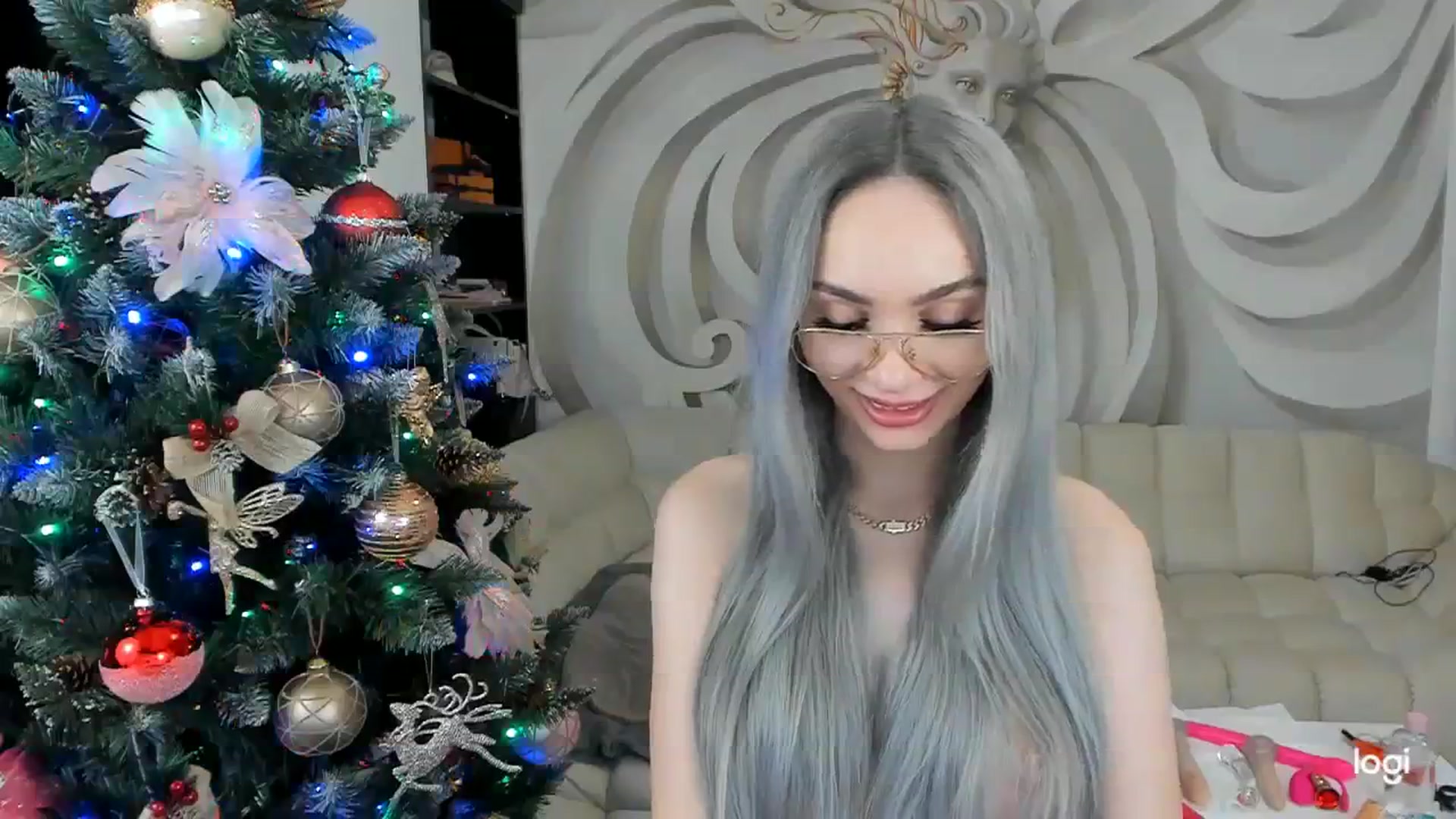 Gallery image thumbnail from HaleySweet18's myfreecams stream on, 12/21/2023, 07:34 image 6 of 20