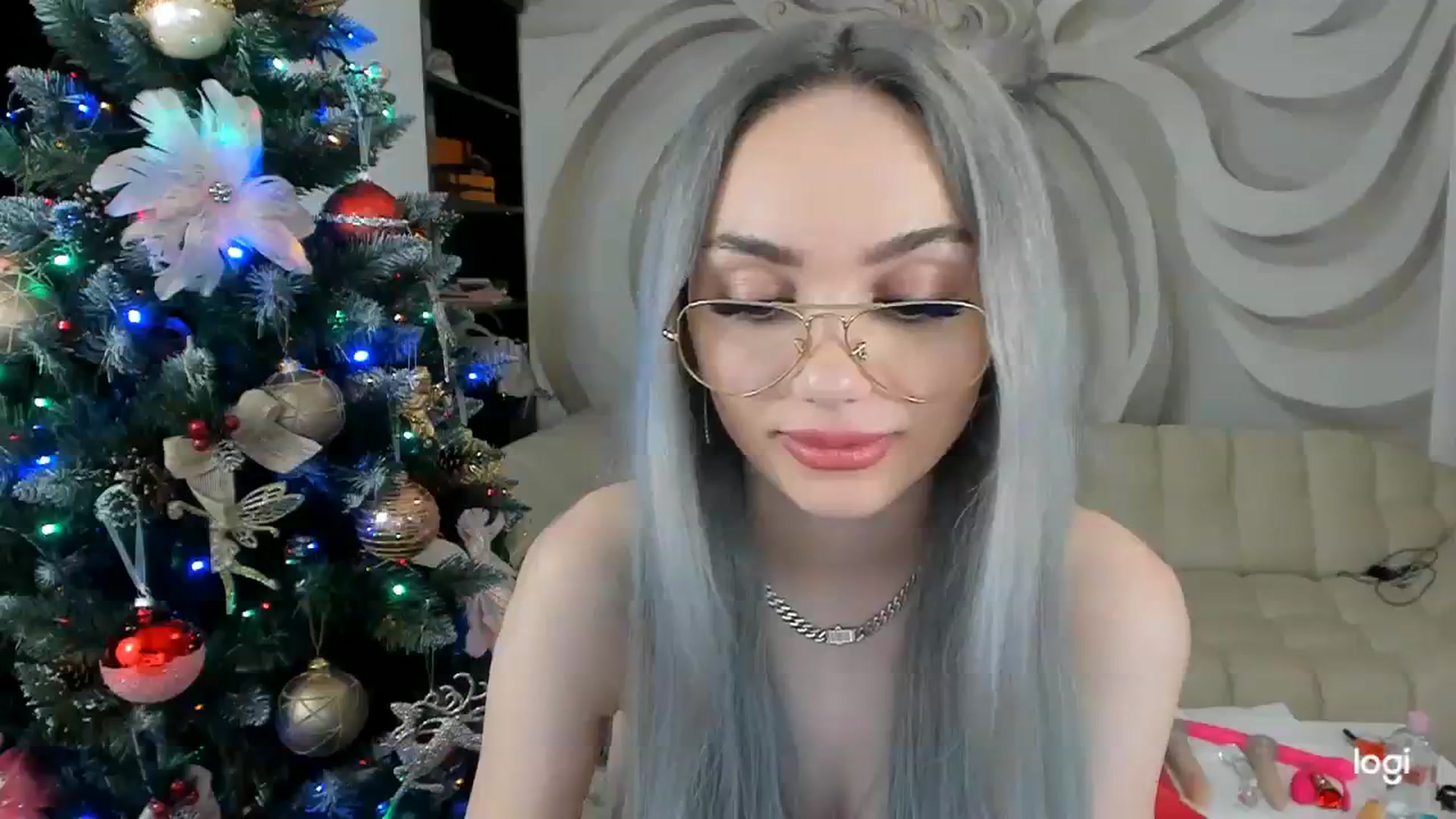 Gallery image thumbnail from HaleySweet18's myfreecams stream on, 12/21/2023, 07:34 image 9 of 20