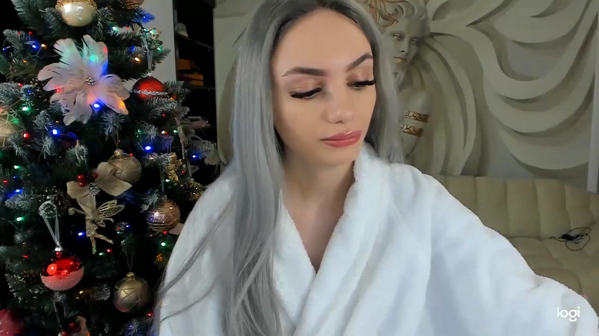 Gallery image thumbnail from HaleySweet18's myfreecams stream on, 12/21/2023, 22:46 image 18 of 20