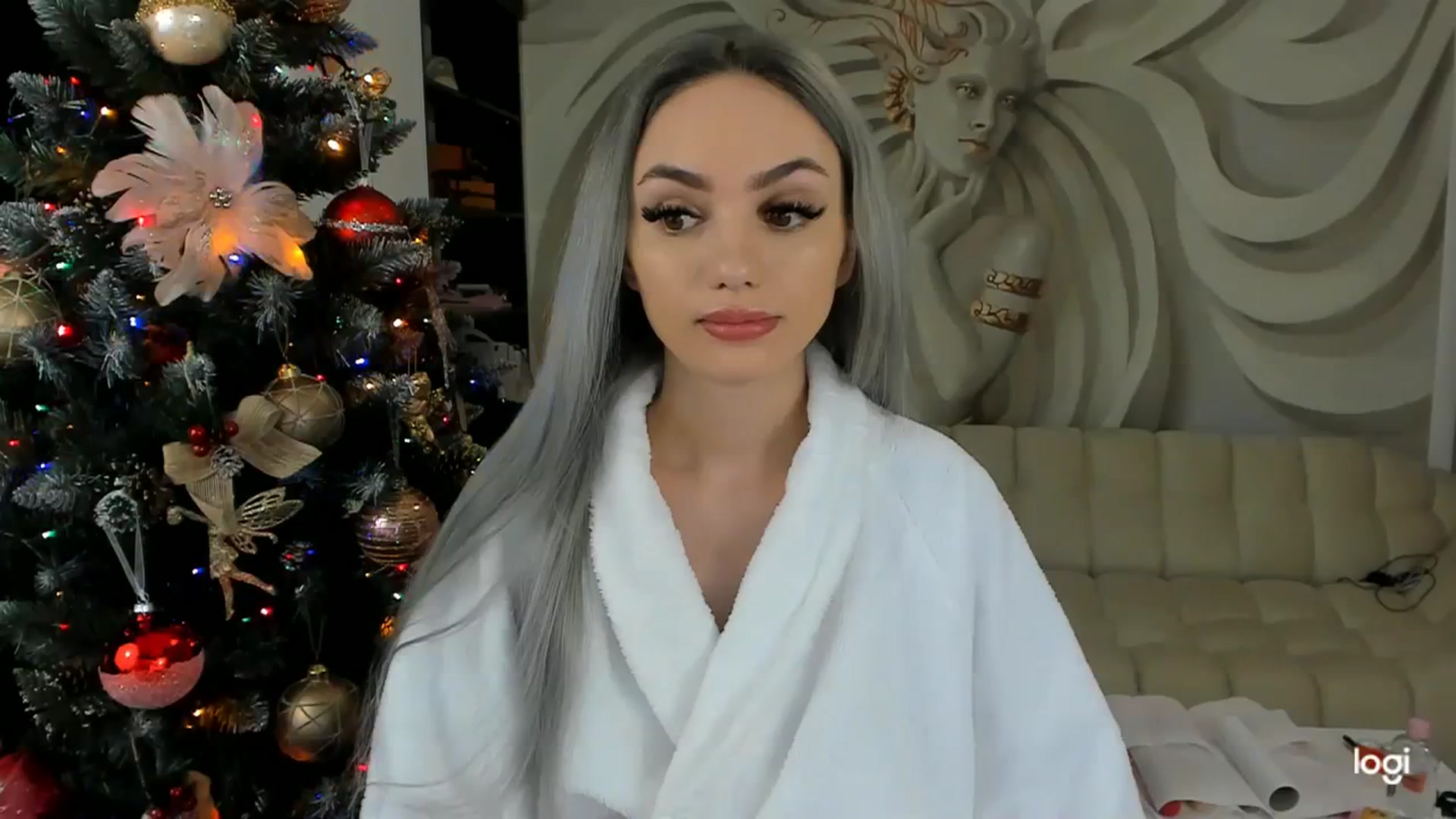Gallery image thumbnail from HaleySweet18's myfreecams stream on, 12/21/2023, 22:46 image 8 of 20
