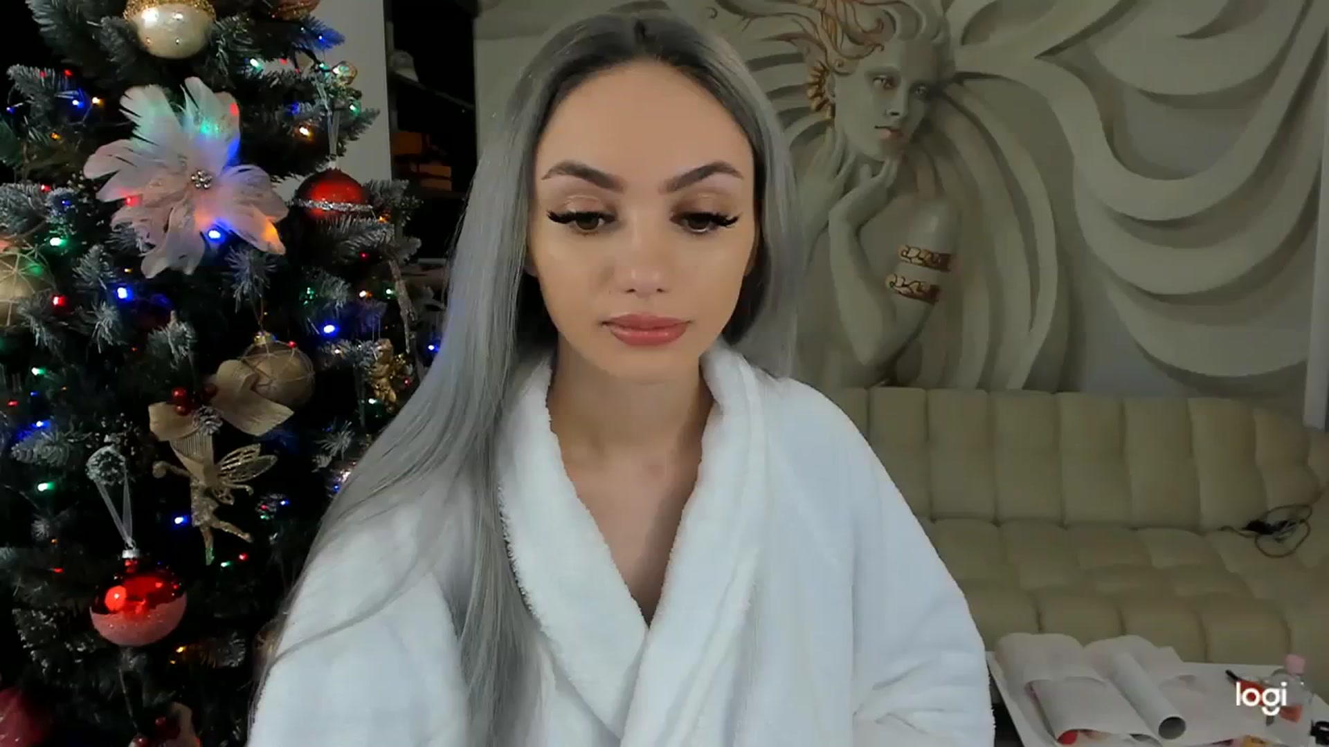 Gallery image thumbnail from HaleySweet18's myfreecams stream on, 12/21/2023, 22:46 image 5 of 20