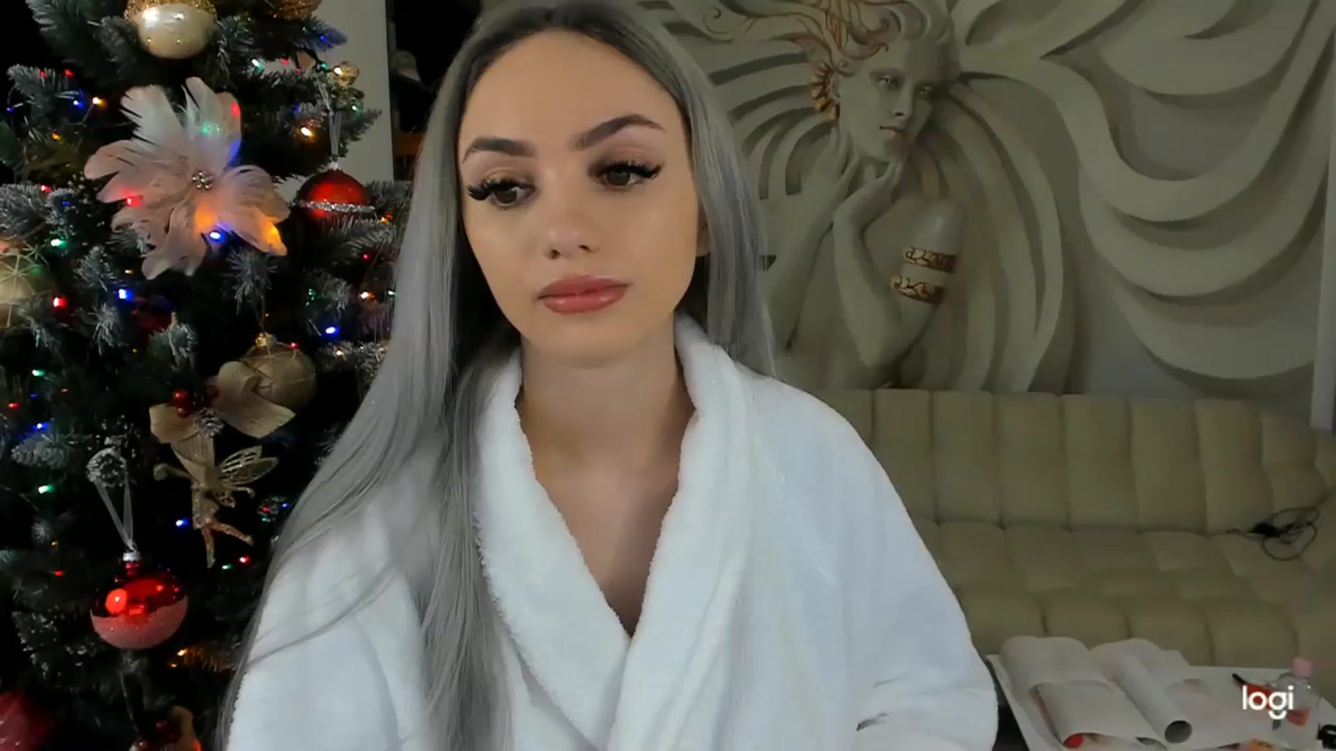 Gallery image thumbnail from HaleySweet18's myfreecams stream on, 12/21/2023, 22:46 image 1 of 20