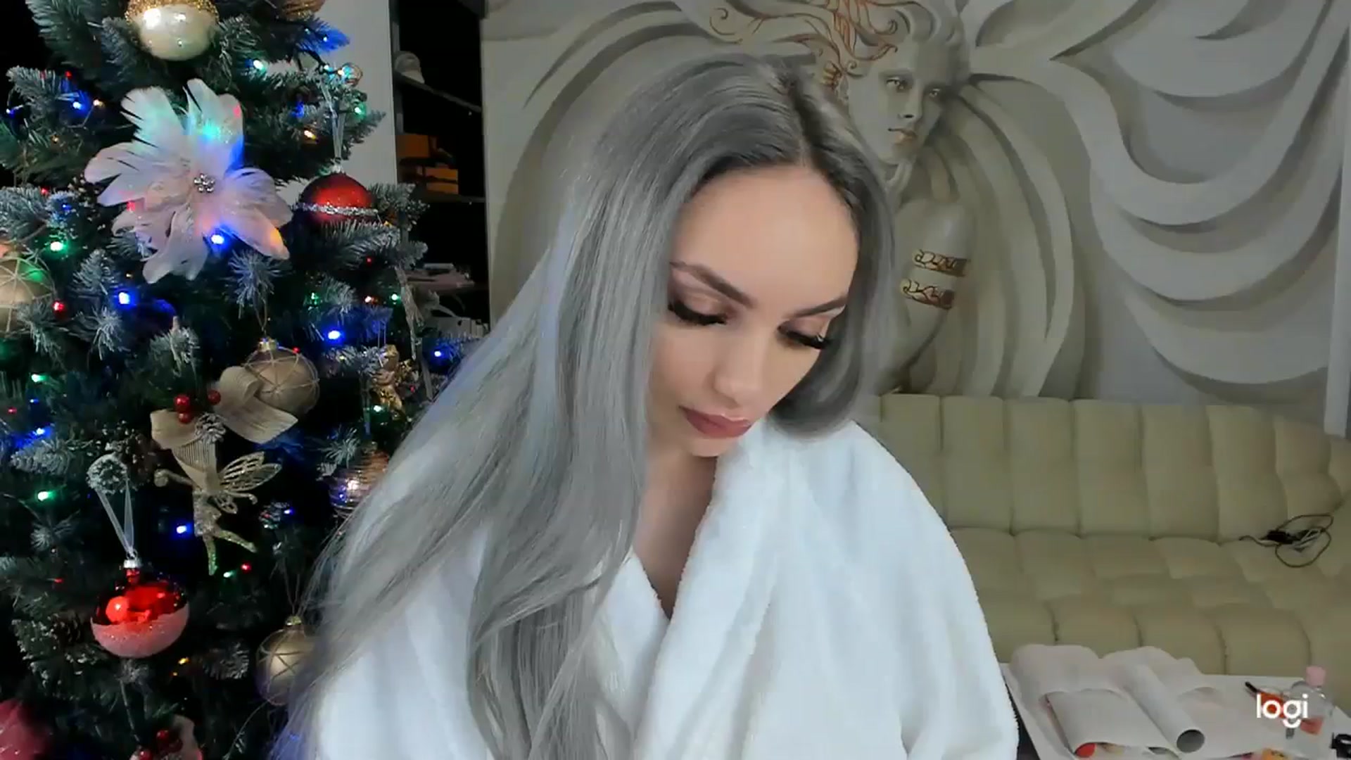 Gallery image thumbnail from HaleySweet18's myfreecams stream on, 12/21/2023, 22:46 image 19 of 20