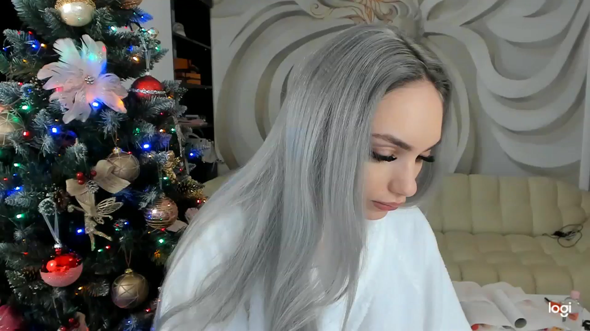 Gallery image thumbnail from HaleySweet18's myfreecams stream on, 12/21/2023, 22:46 image 20 of 20