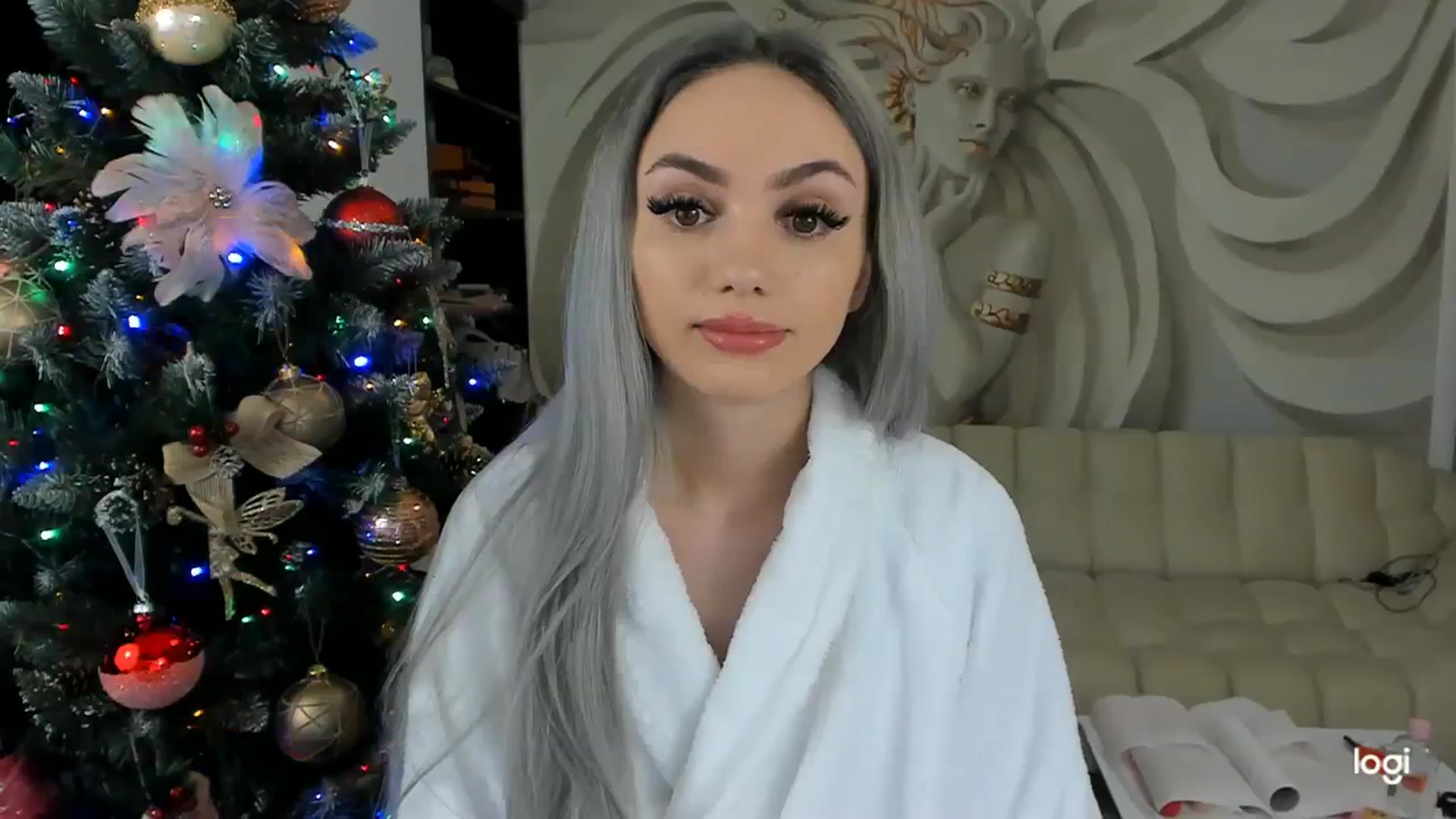Gallery image thumbnail from HaleySweet18's myfreecams stream on, 12/21/2023, 22:46 image 17 of 20