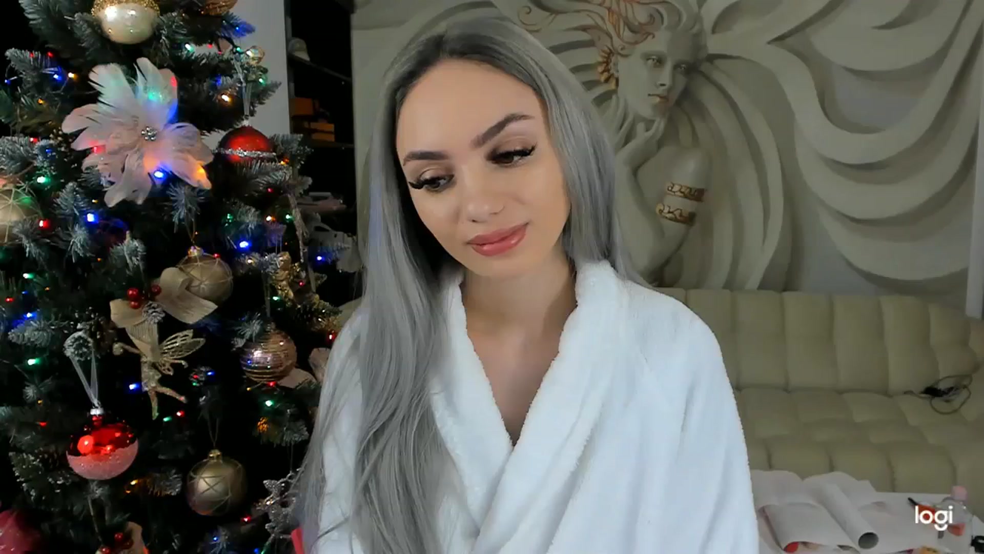 Gallery image thumbnail from HaleySweet18's myfreecams stream on, 12/21/2023, 22:46 image 16 of 20