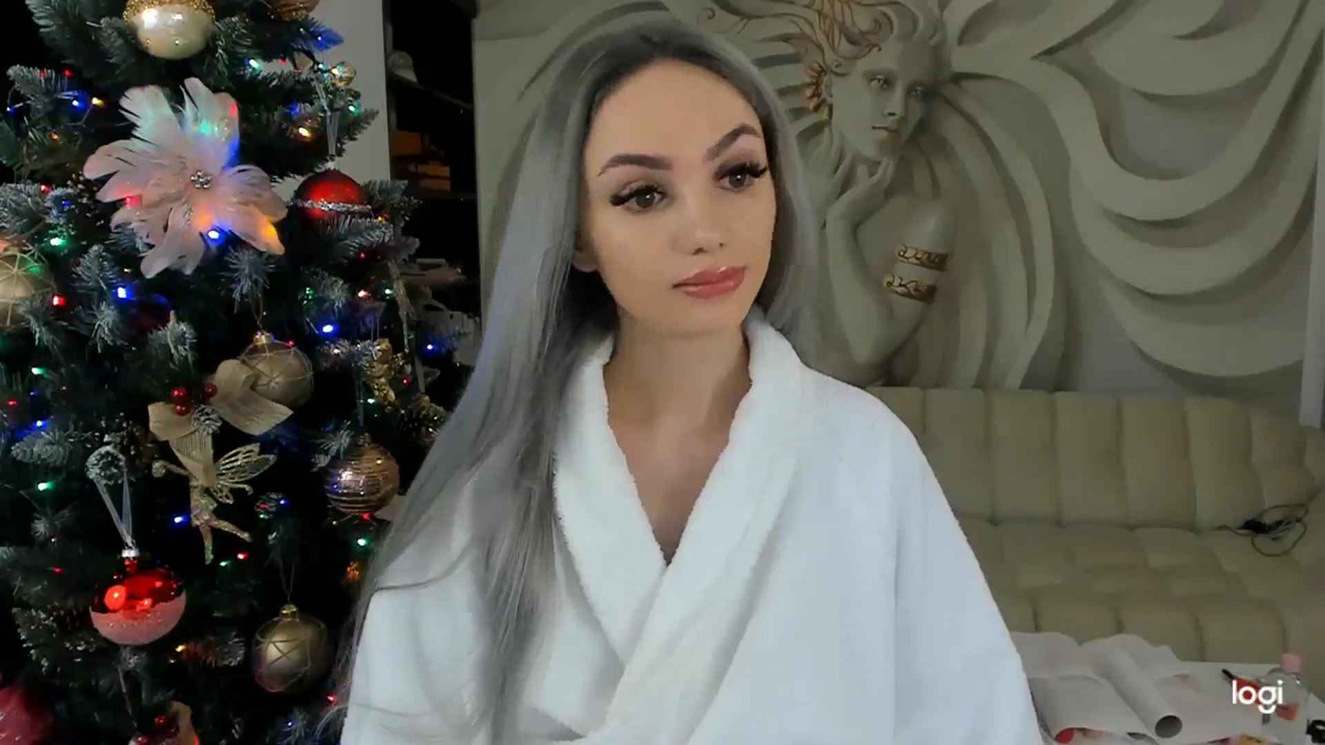 Gallery image thumbnail from HaleySweet18's myfreecams stream on, 12/21/2023, 22:46 image 9 of 20