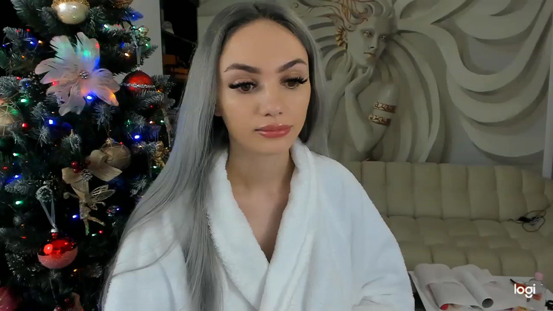 Gallery image thumbnail from HaleySweet18's myfreecams stream on, 12/21/2023, 22:46 image 3 of 20