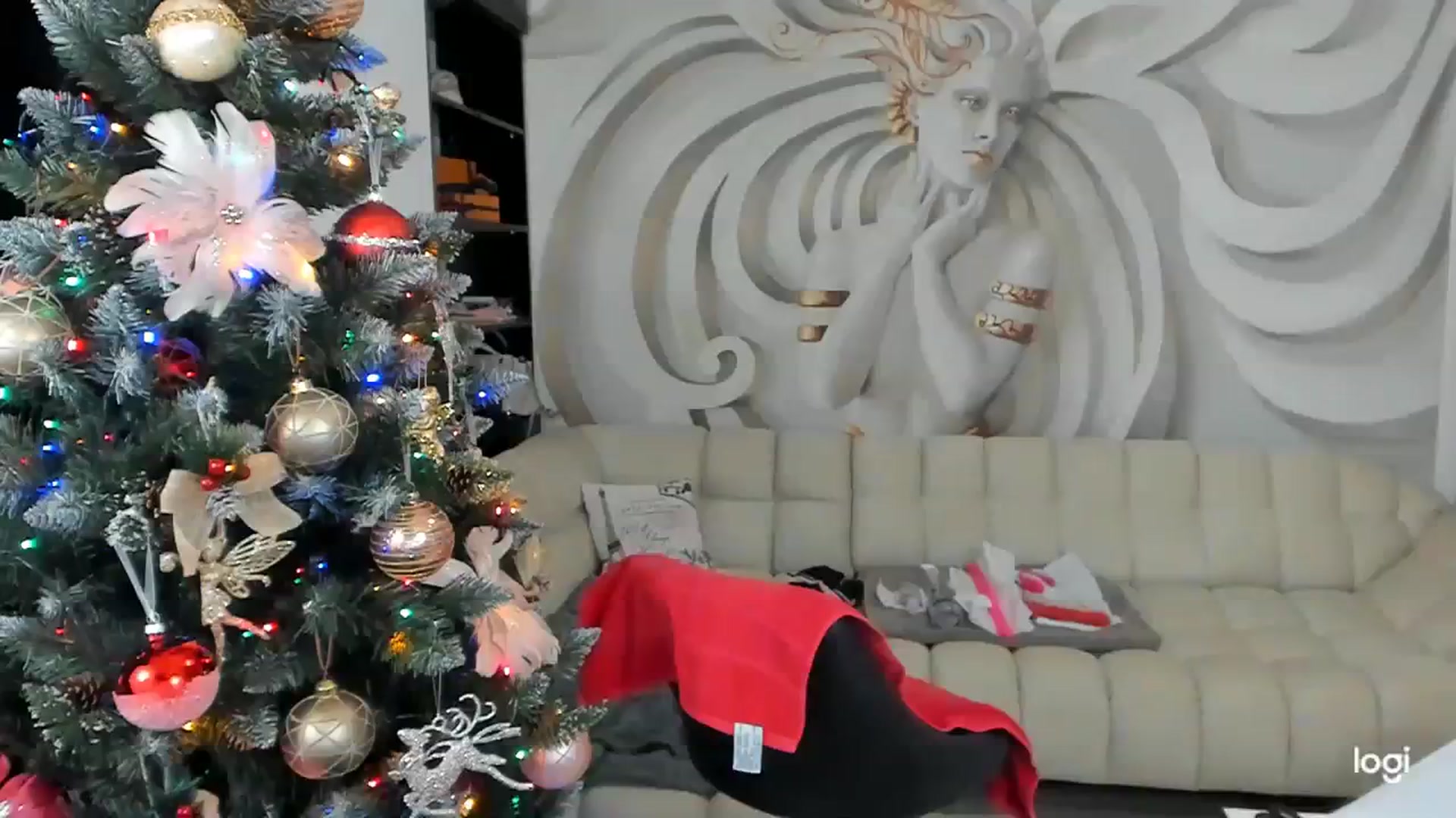 Gallery image thumbnail from HaleySweet18's myfreecams stream on, 12/25/2023, 22:39 image 1 of 20